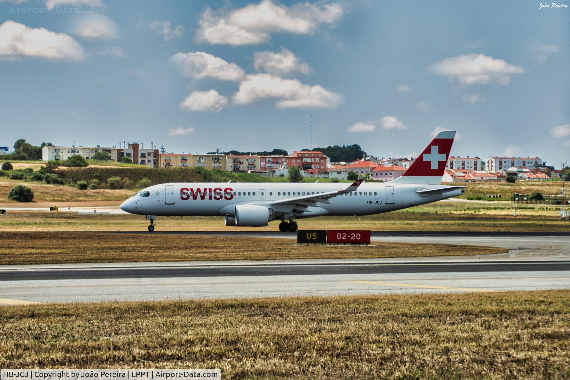 HB-JCJ, 2018 Bombardier CSeries CS300 (BD-500-1A11) C/N 55025, Swiss CS300 at LPPT