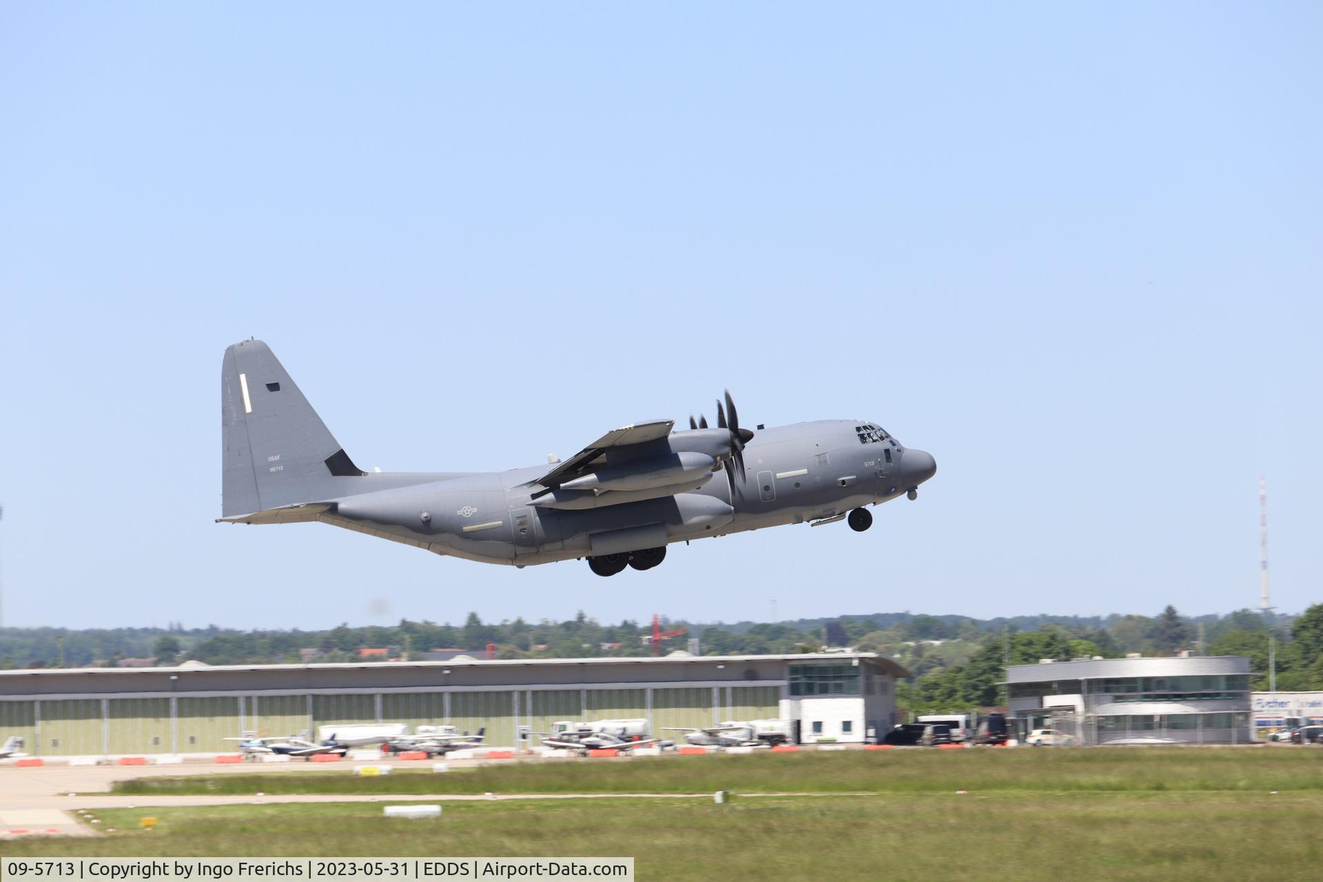 09-5713, 2012 Lockheed Martin MC-130J Commando II C/N 382-5713, 09-5713 takes off from Stuttgart airport.