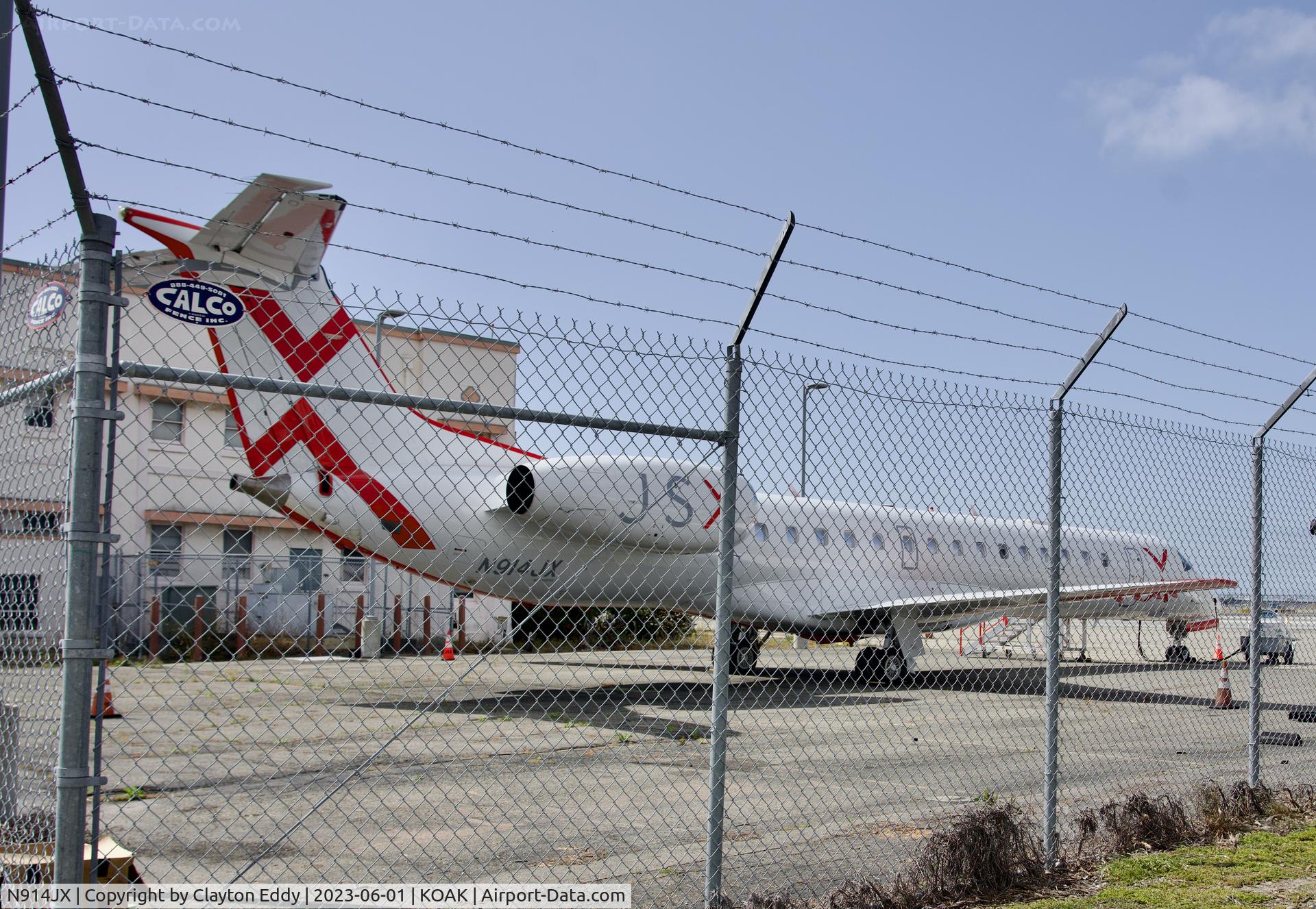 N914JX, 2002 Embraer ERJ-145LR (EMB-145LR) C/N 145595, Northfield Oakland Airport 2023.