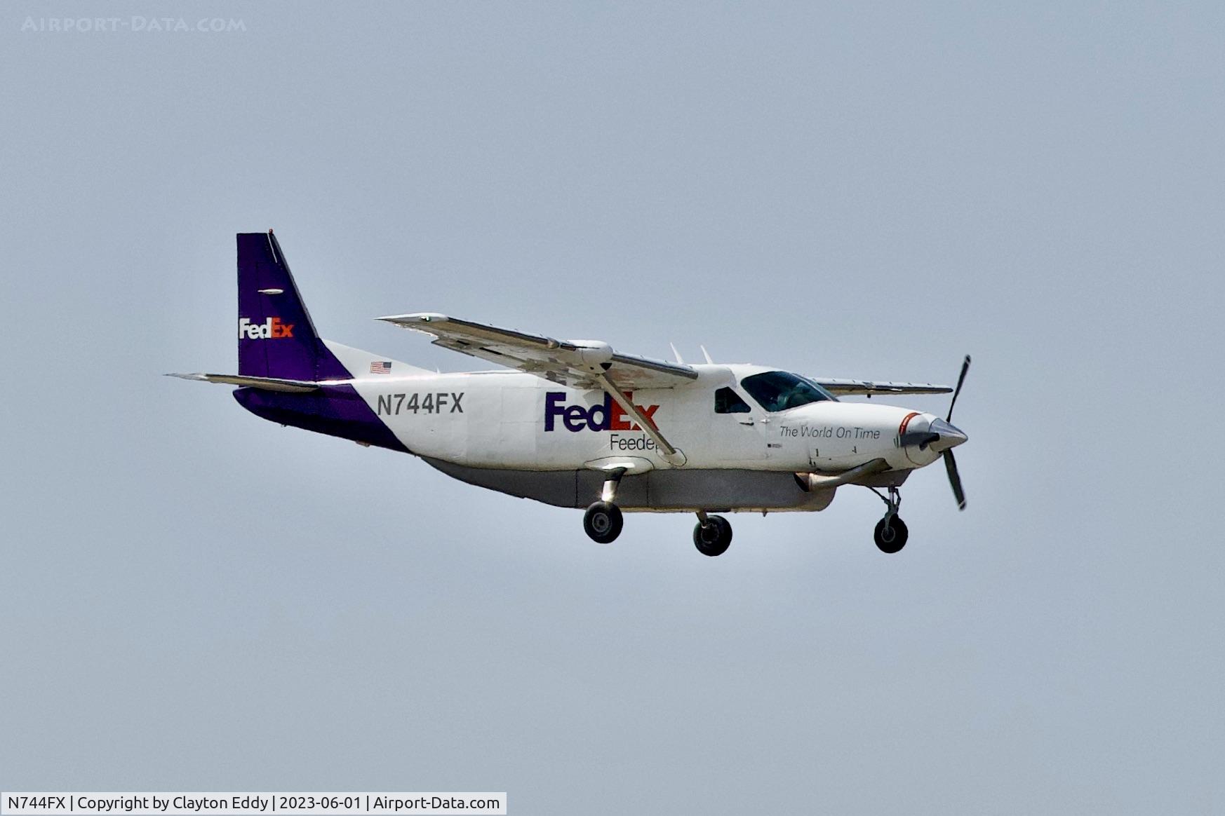 N744FX, 1995 Cessna 208B Super Cargomaster C/N 208B0492, Northfield Oakland Airport 2023.