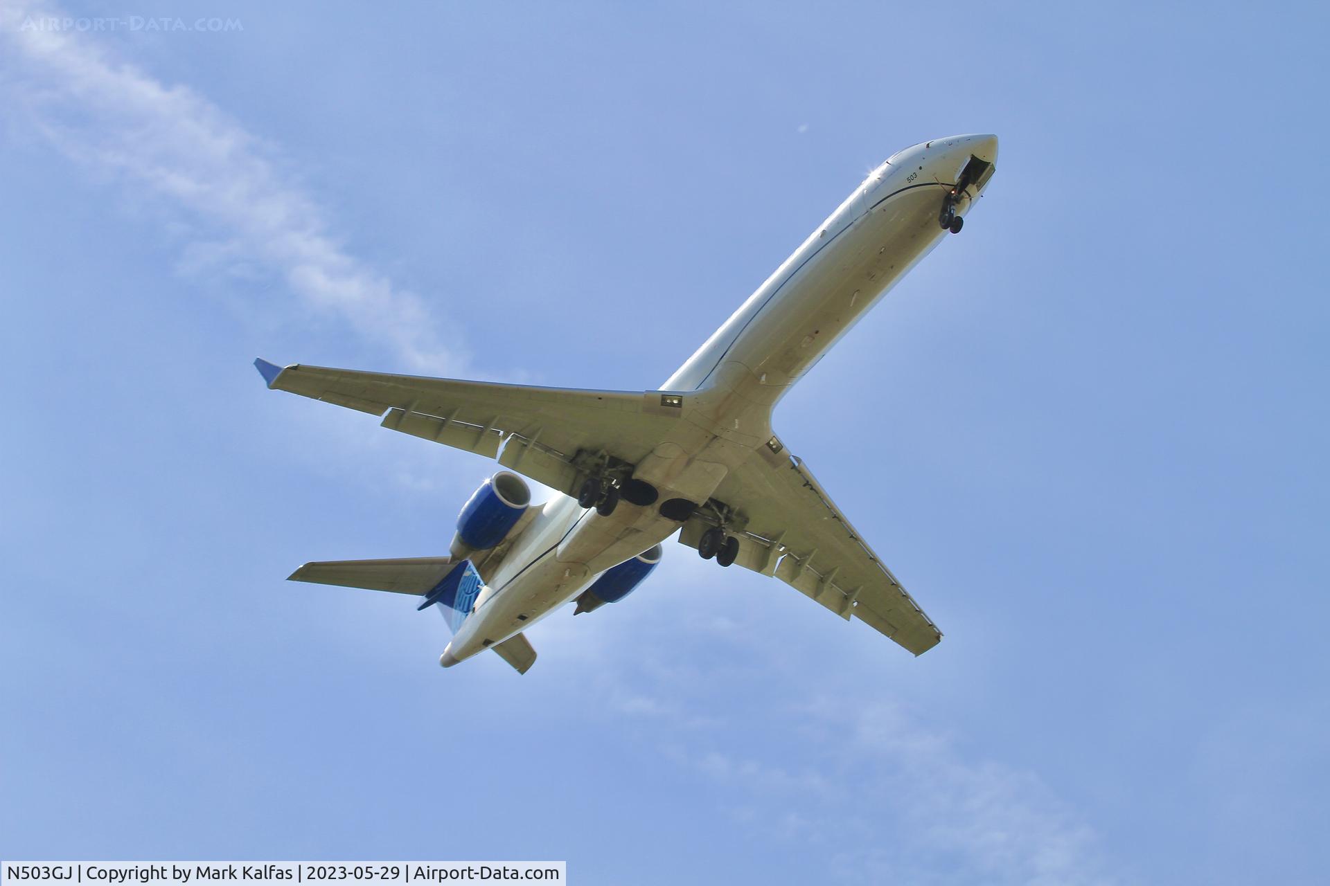 N503GJ, 2001 Bombardier CRJ-701 (CL-600-2C10) C/N 10019, GoJet/United Express CRJ7  N503GJ GJS4419 STL-ORD, 10C approach KORD