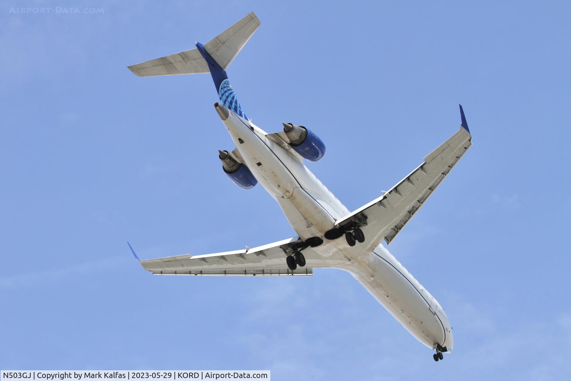 N503GJ, 2001 Bombardier CRJ-701 (CL-600-2C10) C/N 10019, GoJet/United Express CRJ7  N503GJ GJS4419 STL-ORD, 10C approach KORD