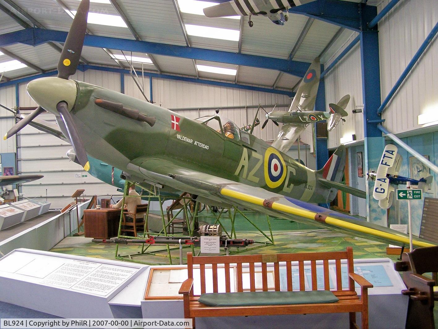 BL924, Supermarine Spitfire Replica C/N BAPC.242, BL924 VS Spitfire VB Replica RAF Tangmere Military Aviation Museum 2007
