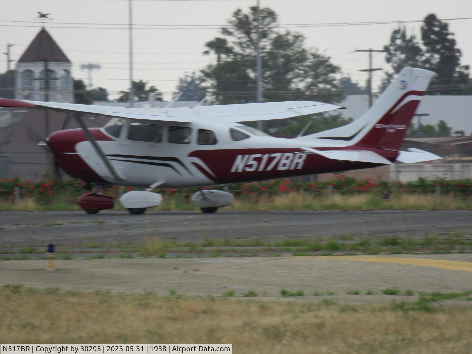 N517BR, 2020 Cessna T206H Turbo Stationair C/N T206H-09605, Waiting to take off