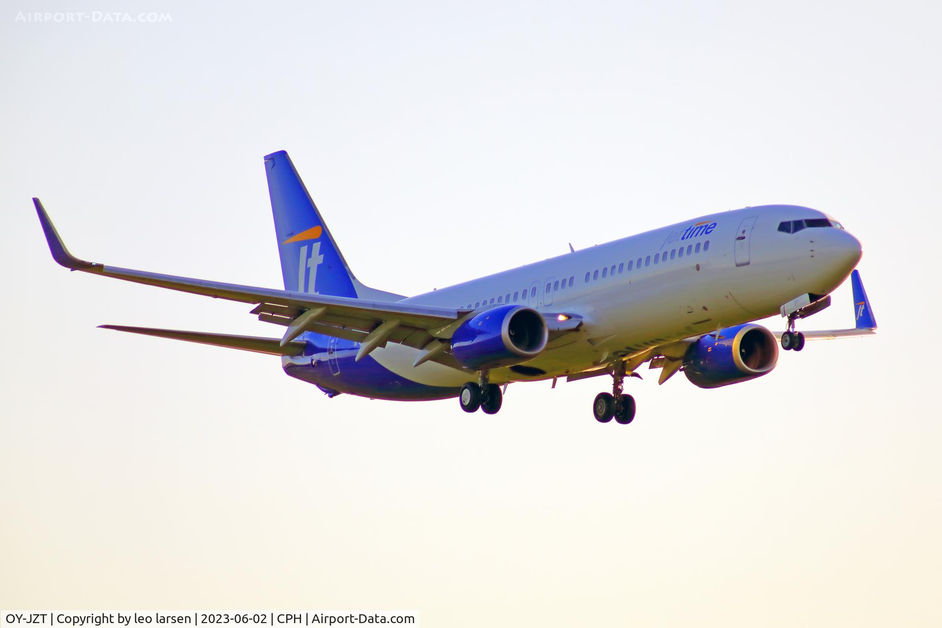 OY-JZT, 2013 Boeing 737-8AL C/N 39057, Copenhagen 2.6.2023 final to R-04R