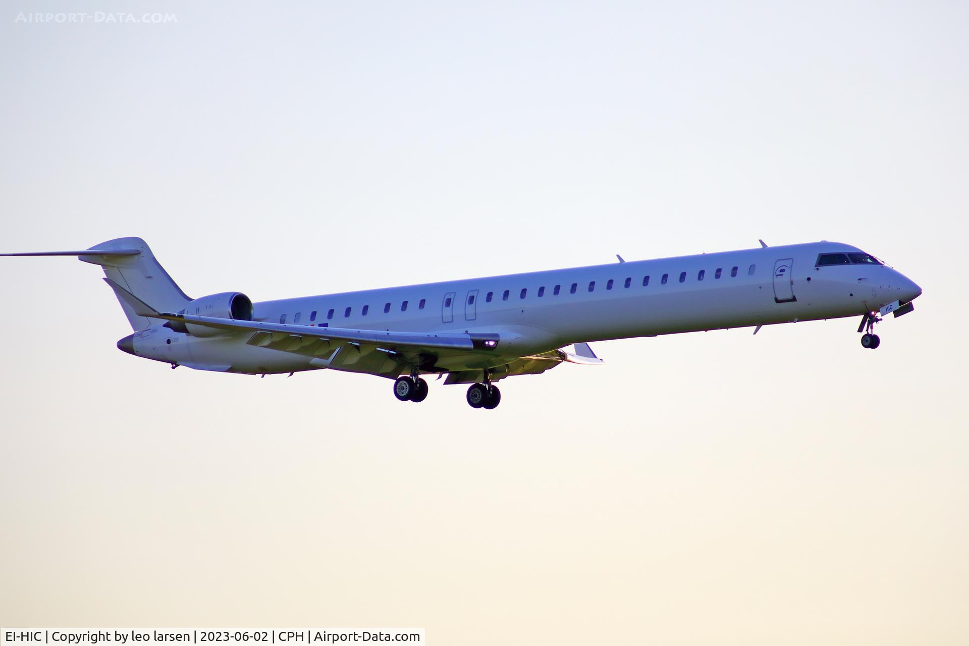 EI-HIC, 2011 Bombardier CRJ-1000EL NG (CL-600-2E25) C/N 19017, Copenhagen 2.6.2023 on final to R-04R