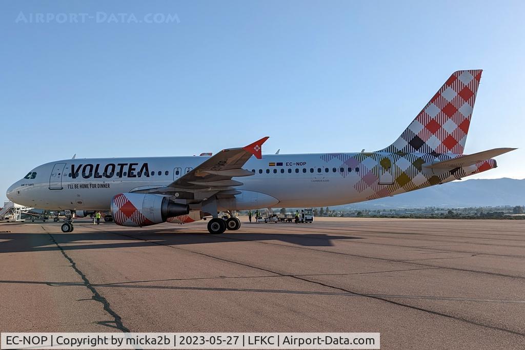 EC-NOP, 2008 Airbus A320-214 C/N 3597, Parked