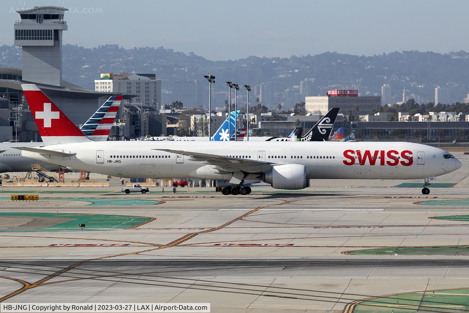HB-JNG, 2017 Boeing 777-3DE/ER C/N 62752, at lax