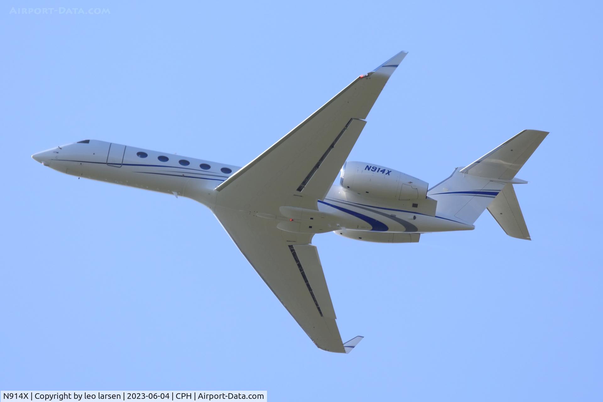 N914X, 2015 Gulfstream GV-SP G .550 C/N 5503, Copenhagen 4.6.2023 t/o R-22L