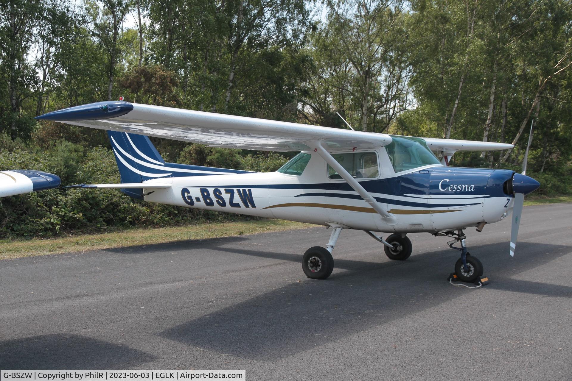 G-BSZW, 1977 Cessna 152 C/N 152-81072, G-BSZW 1977 Cessna 152 Blackbushe