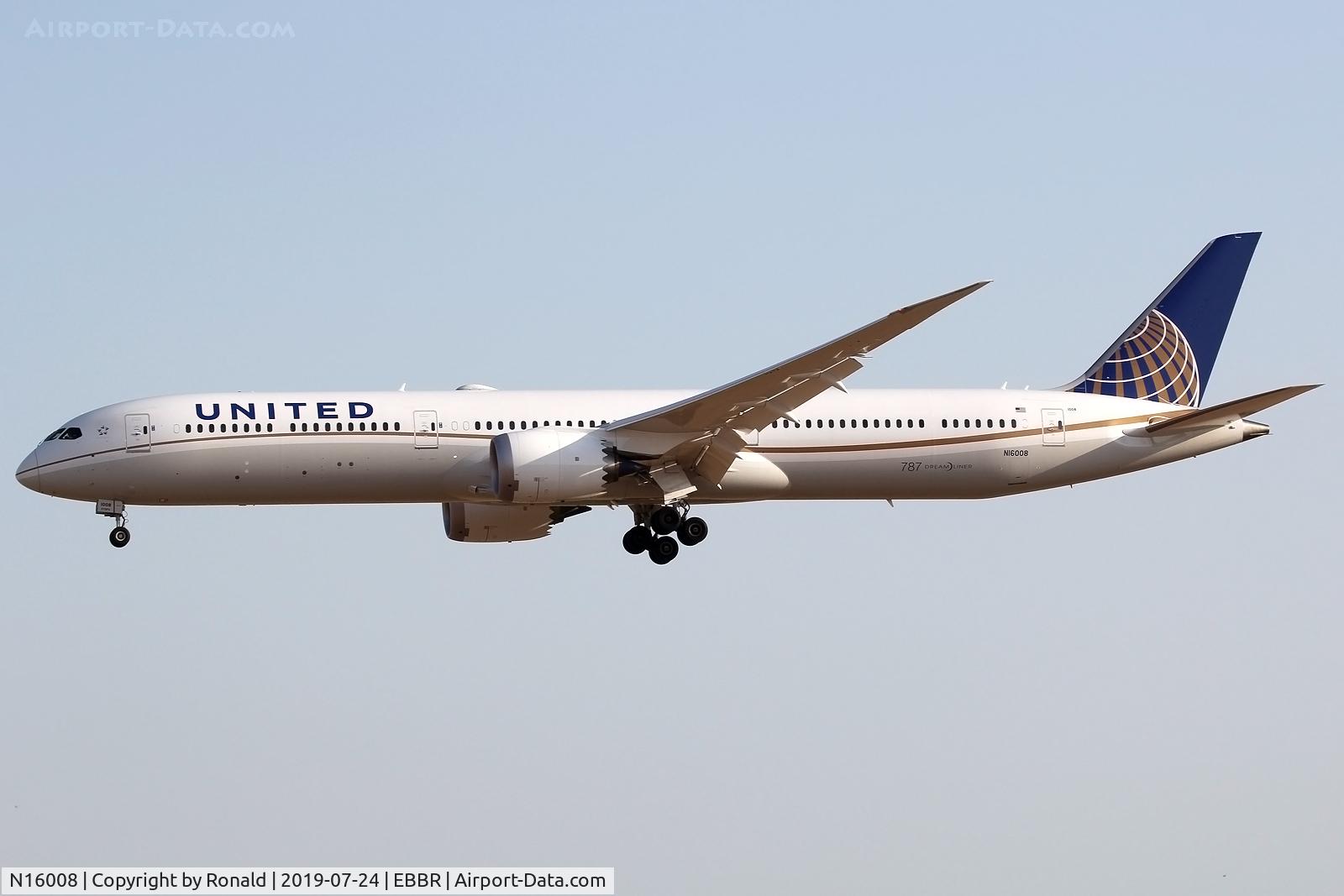 N16008, 2019 Boeing 787-10 Dreamliner C/N 60138, at bru