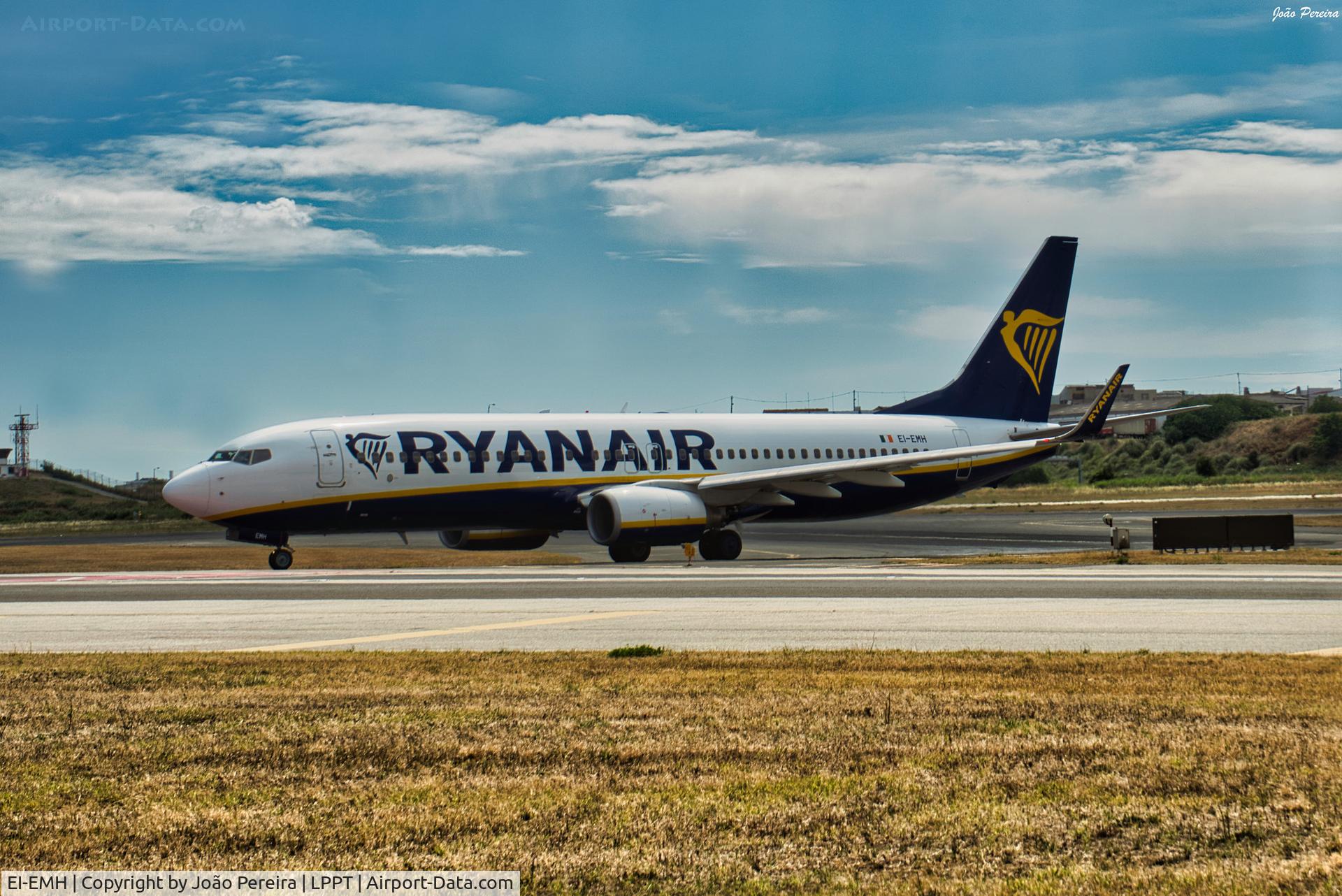 EI-EMH, 2010 Boeing 737-8AS C/N 34974, Ryanair B738 at LPPT