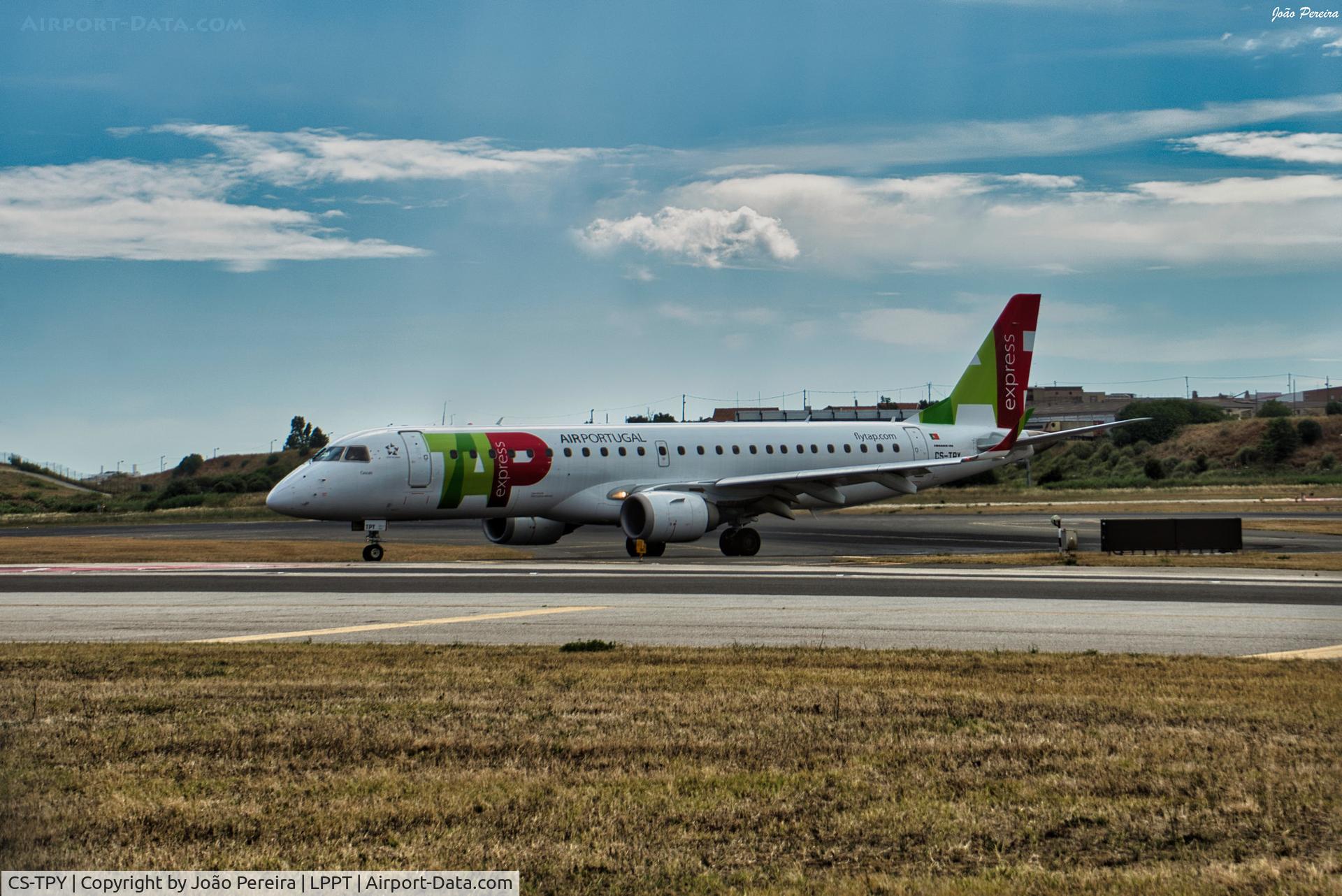 CS-TPY, 2009 Embraer ERJ-190-100 IGW 190AR C/N 19000242, PGA E190AR at LPPT