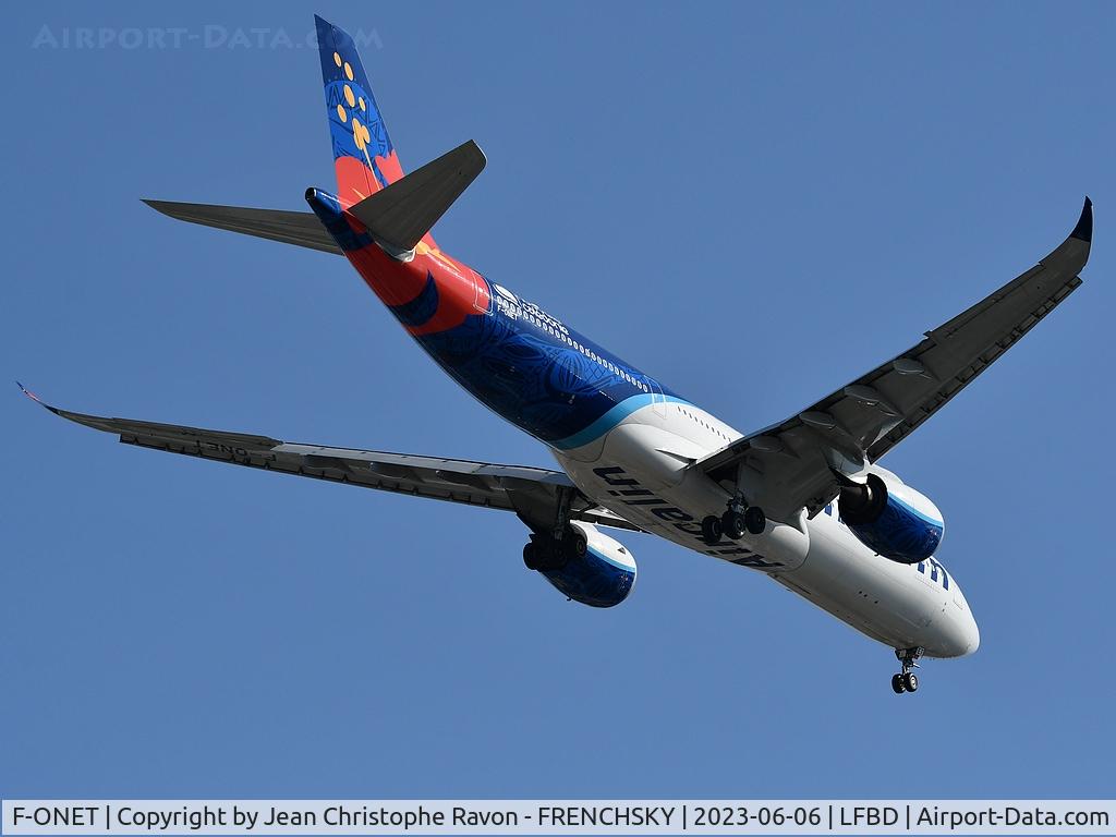 F-ONET, 2018 Airbus A330-941 C/N 1938, Air Calin SB910 / ACI910 from Singapore SIN landing runway 23