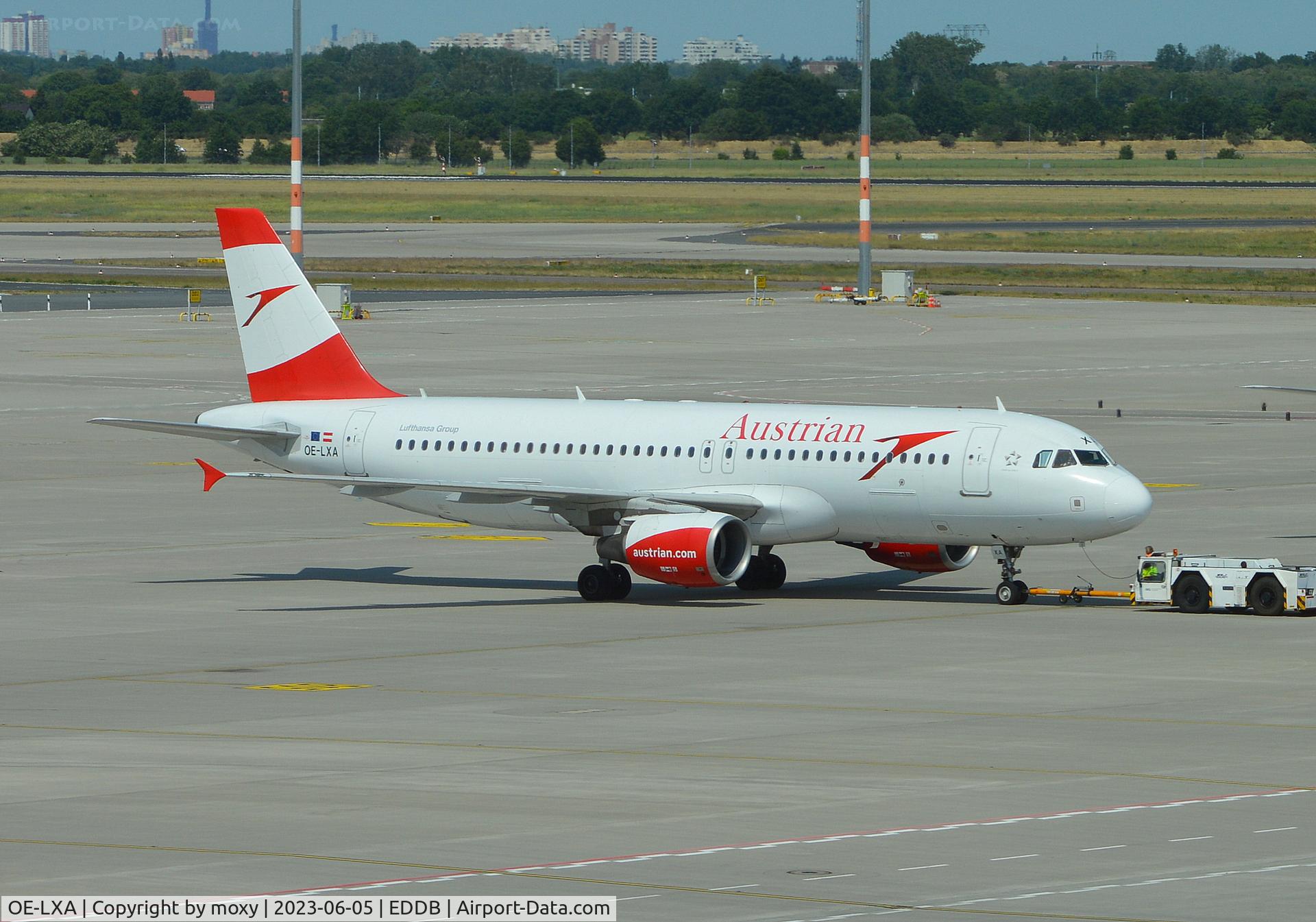 OE-LXA, 2007 Airbus A320-216 C/N 3295, Airbus A320-216 at Berlin Brandenburg.