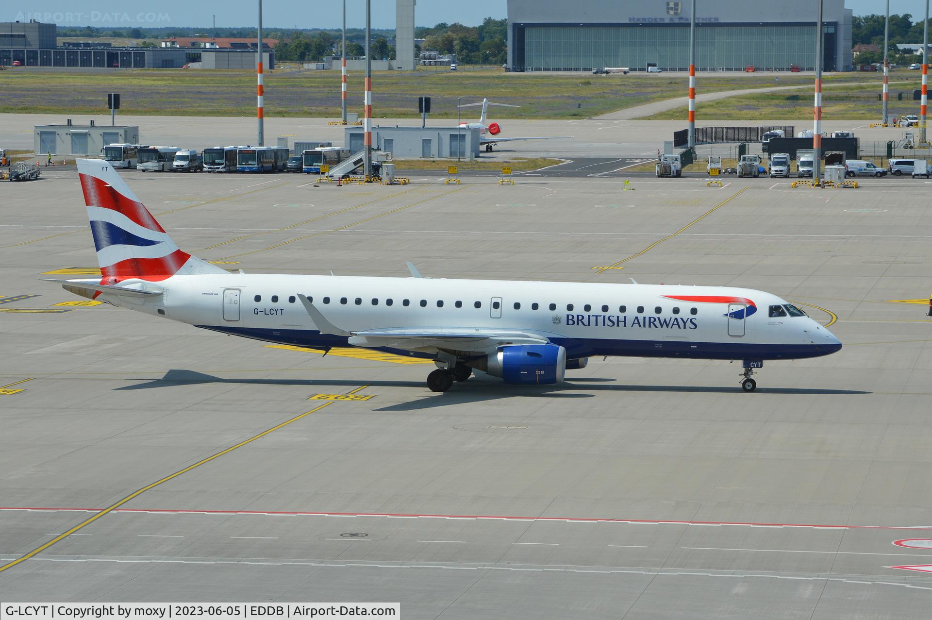 G-LCYT, 2014 Embraer 190SR (ERJ-190-100SR) C/N 19000670, Embraer 190SR (ERJ-190-100SR) arriving at Berlin Brandenburg ex London City Airport.