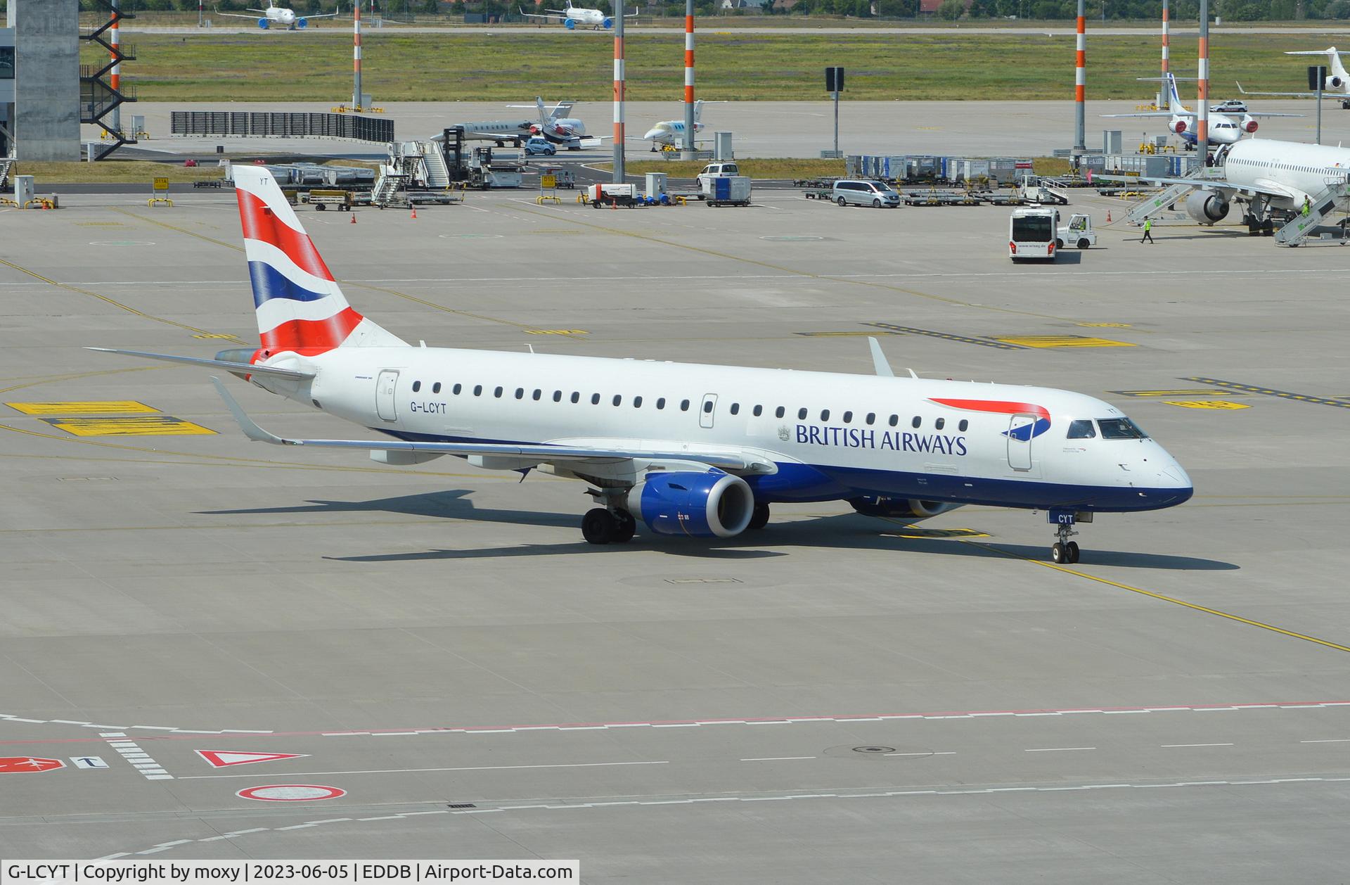 G-LCYT, 2014 Embraer 190SR (ERJ-190-100SR) C/N 19000670, Embraer 190SR (ERJ-190-100SR) arriving at Berlin Brandenburg ex London City Airport.