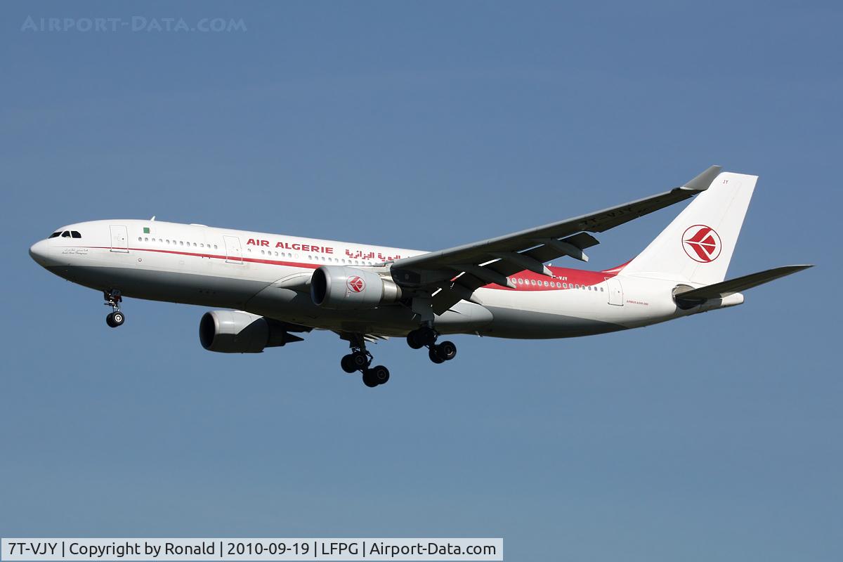7T-VJY, 2005 Airbus A330-202 C/N 653, at cdg