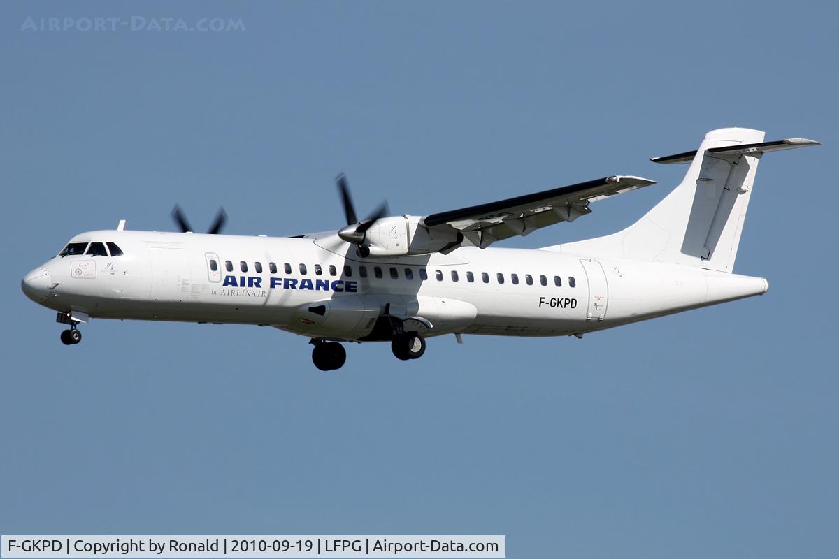F-GKPD, 1990 ATR 72-202 C/N 177, at cdg