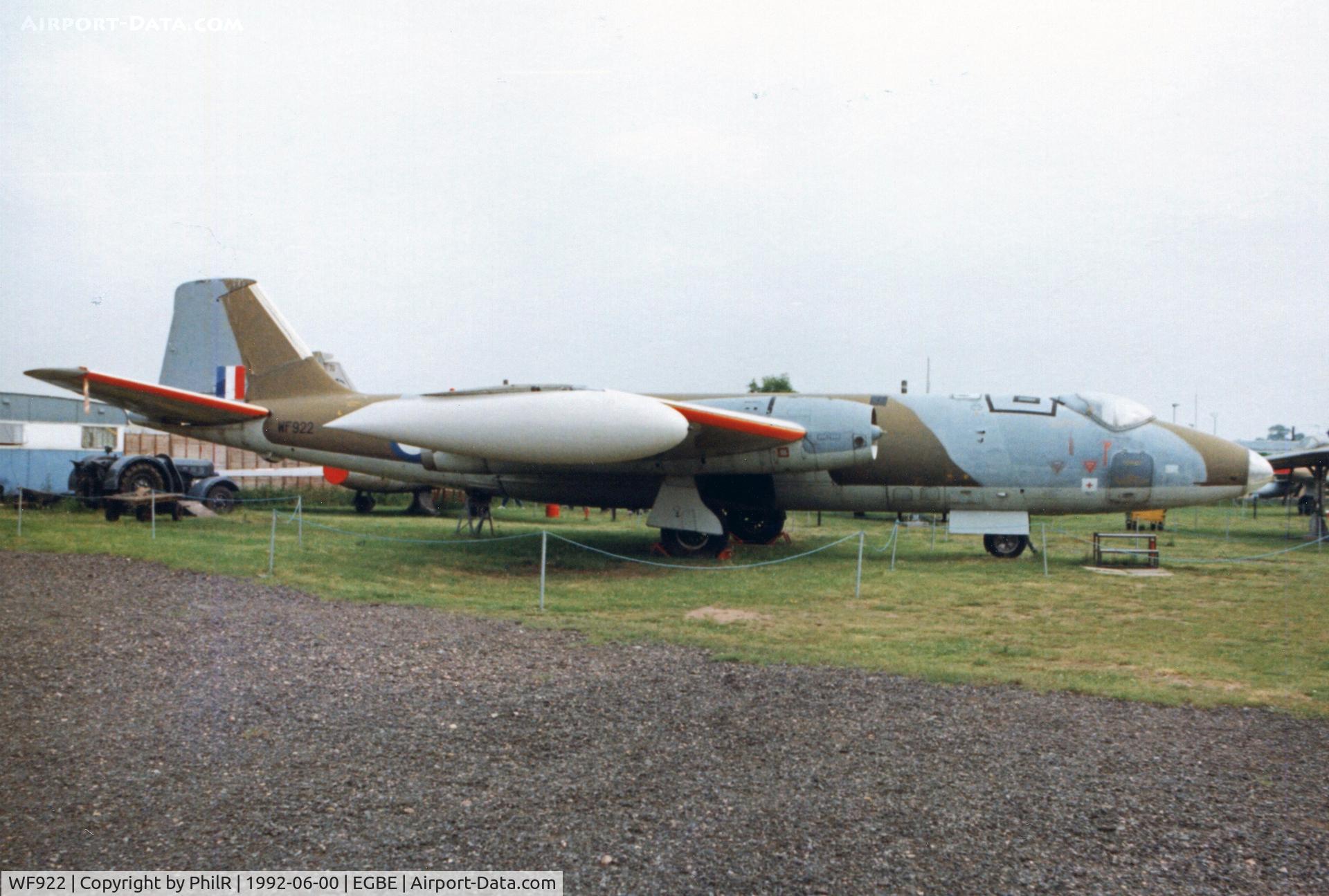 WF922, English Electric PR.3 C/N 71227, WF922 1952 EE Canberra PR3 RAF Midland Air Museum Coventry 06.92