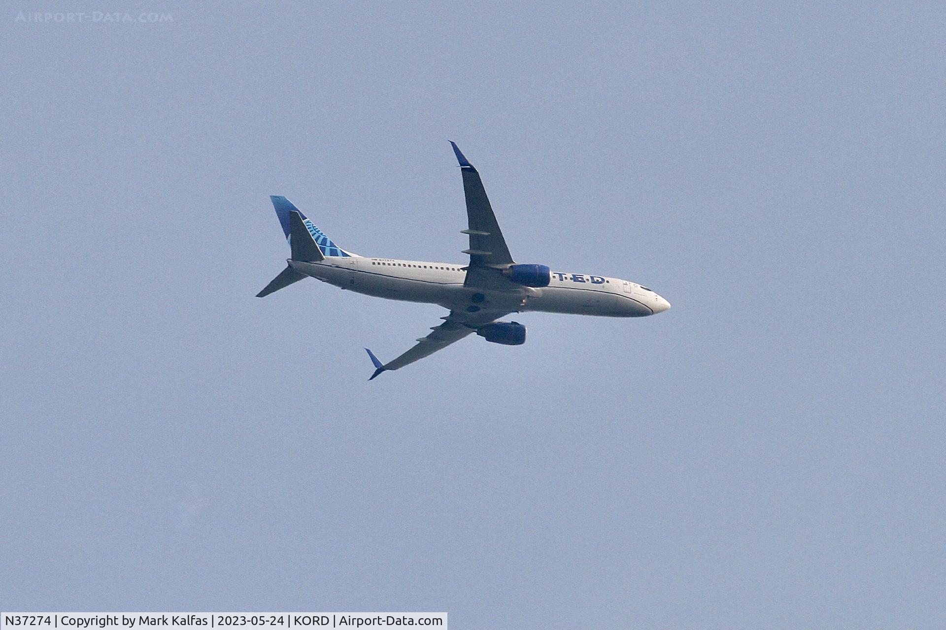 N37274, 2002 Boeing 737-824 C/N 31592, United Airlines Boeing 737-824 N37374 UA1535 CMH-ORD