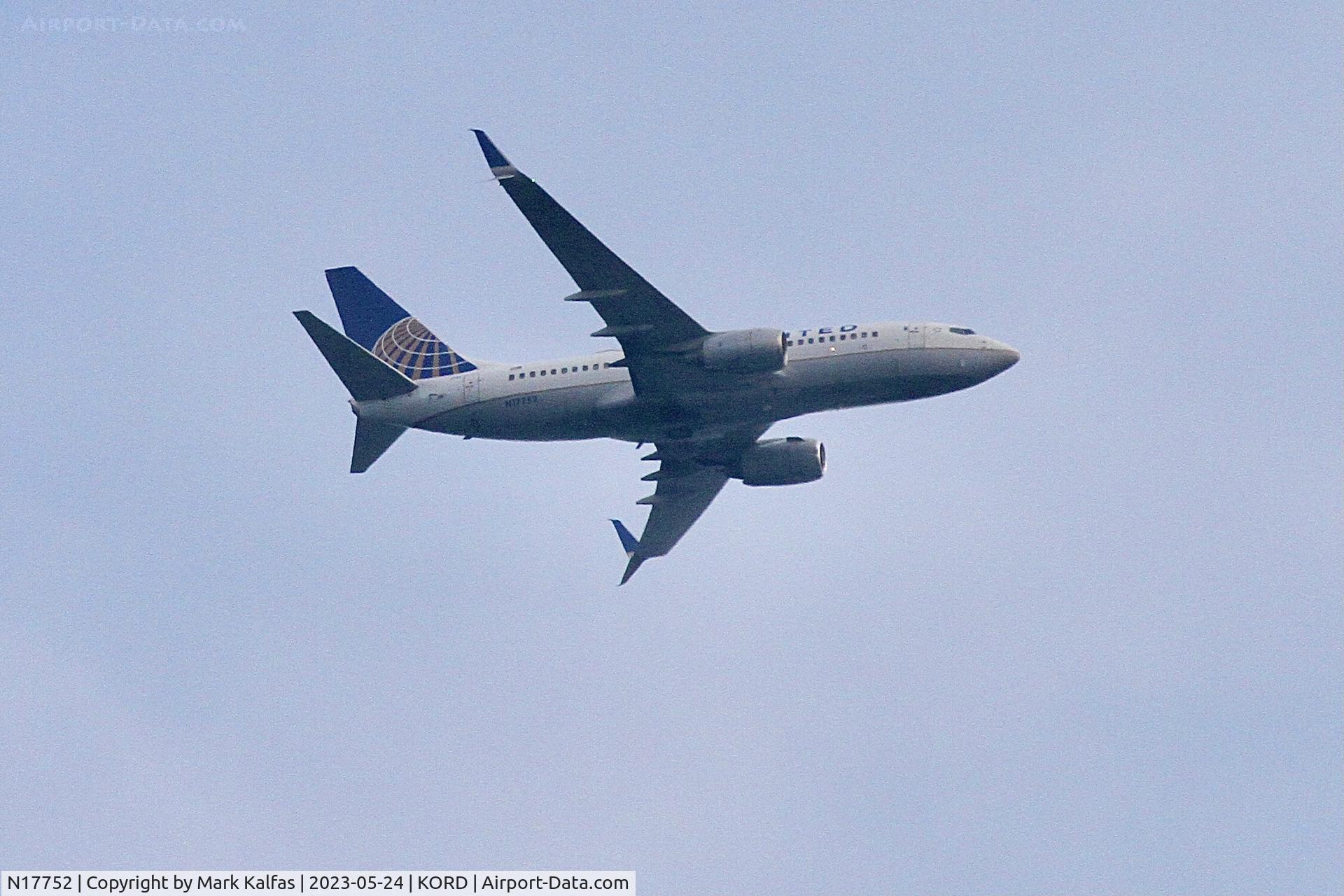 N17752, 1999 Boeing 737-71Q C/N 29048, United Airlines Boeing 737-71Q, N17752 UA248 CLT-ORD
