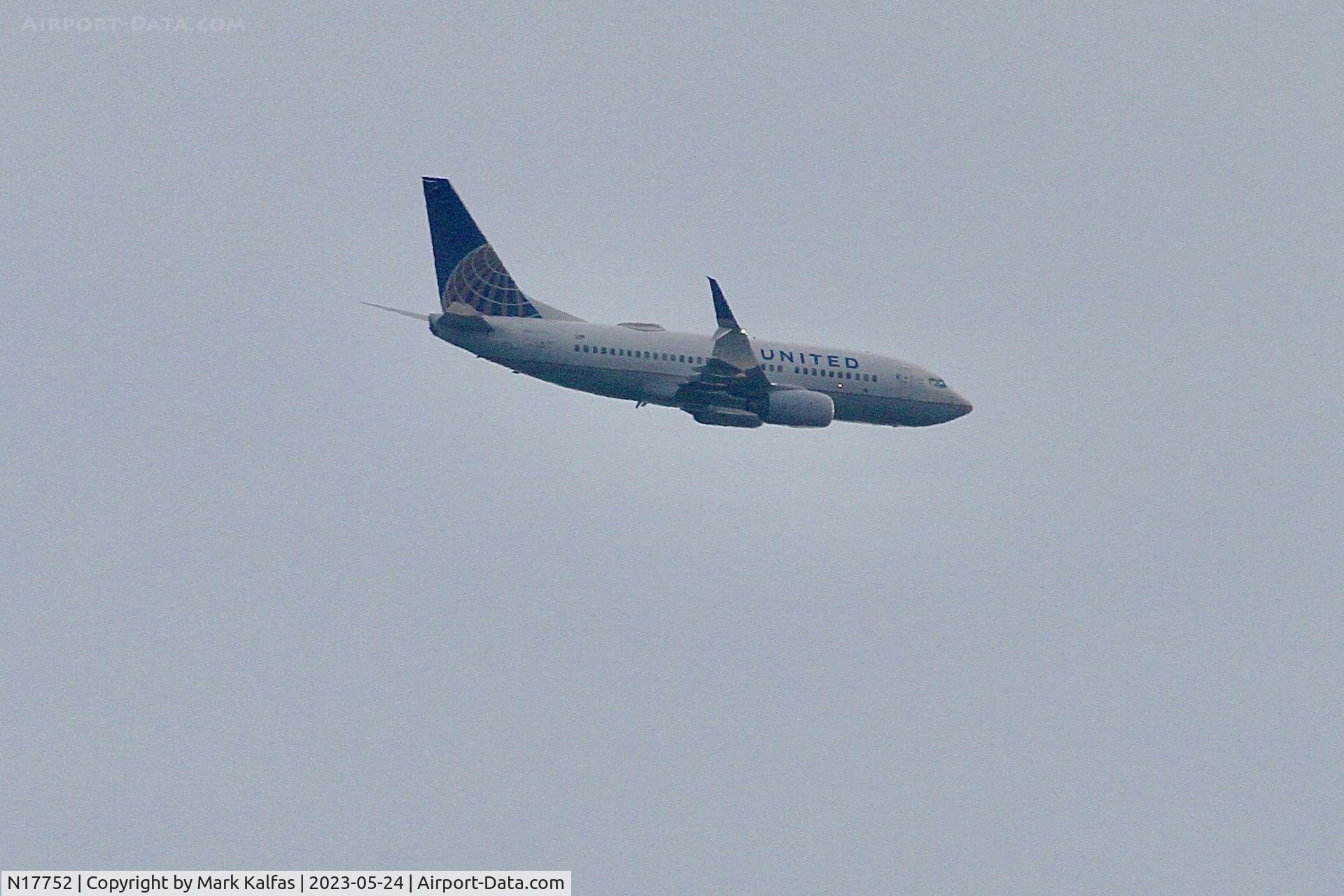 N17752, 1999 Boeing 737-71Q C/N 29048, United Airlines Boeing 737-71Q, N17752 UA248 CLT-ORD