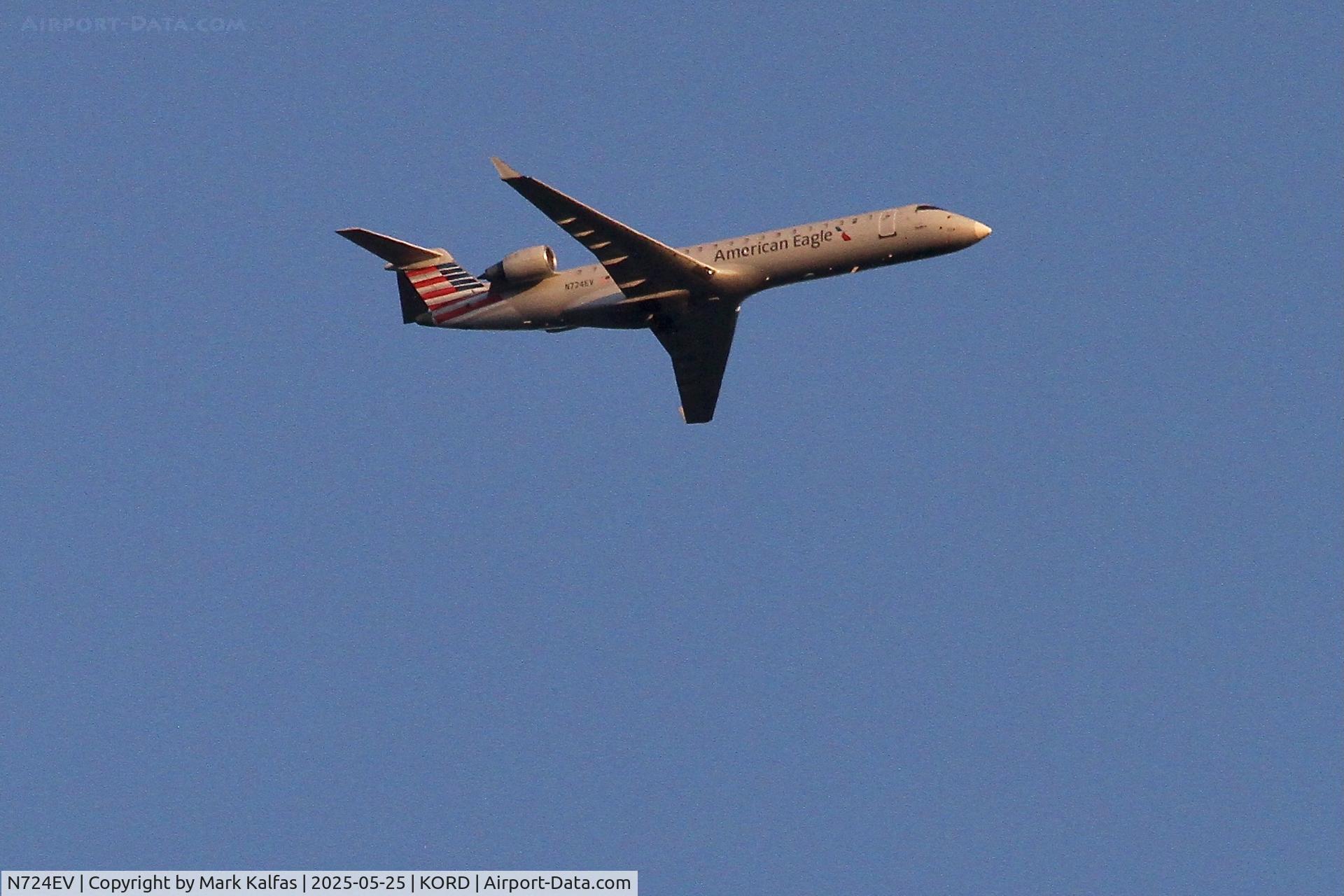 N724EV, 2004 Bombardier CRJ-701 (CL-600-2C10) Regional Jet C/N 10138, SkyWest/American Eagle Bombardier CRJ-70, N724EV SKW4912 IND-ORD