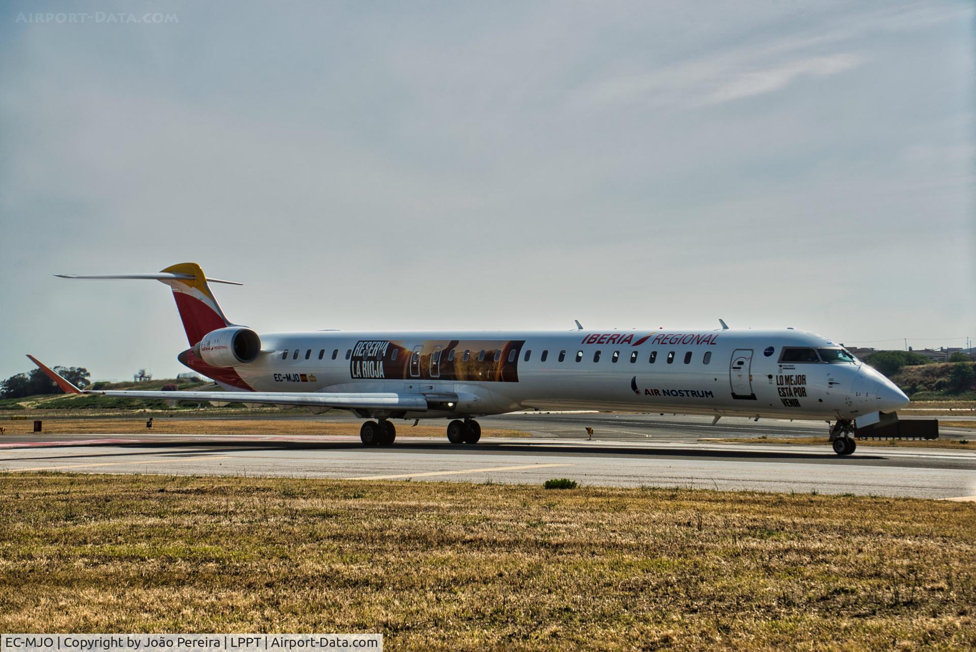 EC-MJO, 2016 Bombardier CRJ-1000 (CL-600-2E25) C/N 19045, Air Nostrum CRJ1000 at LPPT