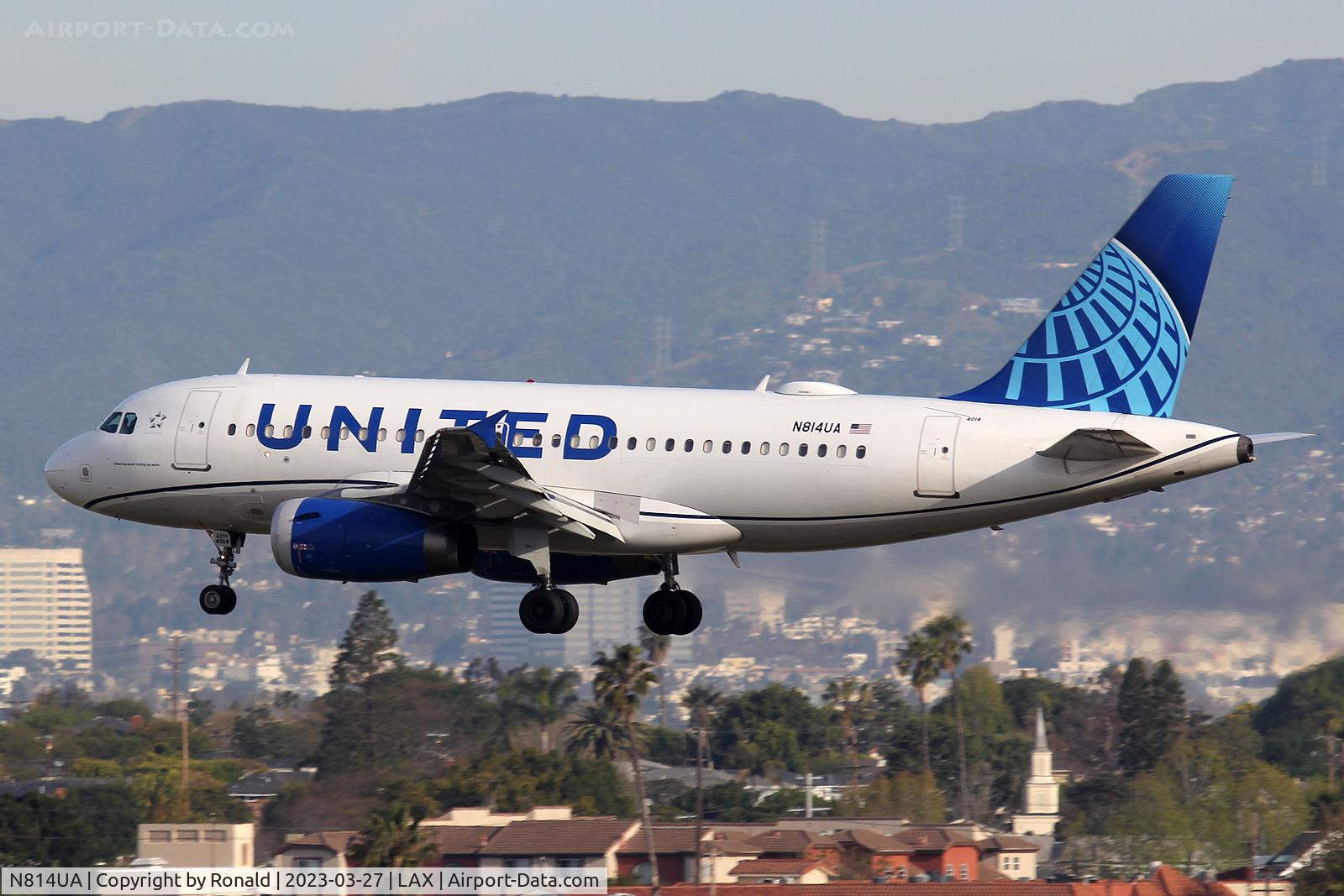 N814UA, 1998 Airbus A319-131 C/N 862, at lax