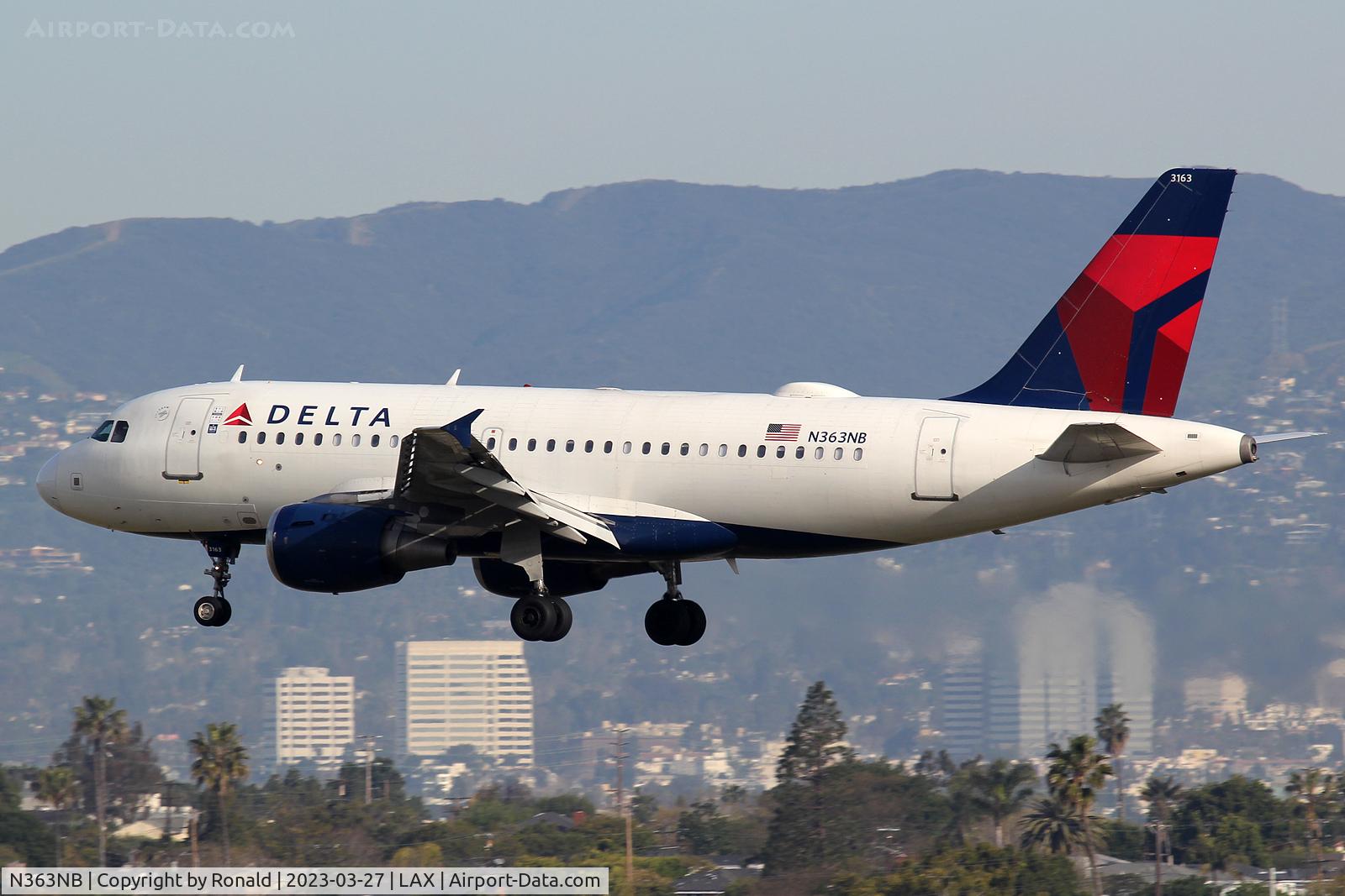 N363NB, 2003 Airbus A319-114 C/N 1990, at lax