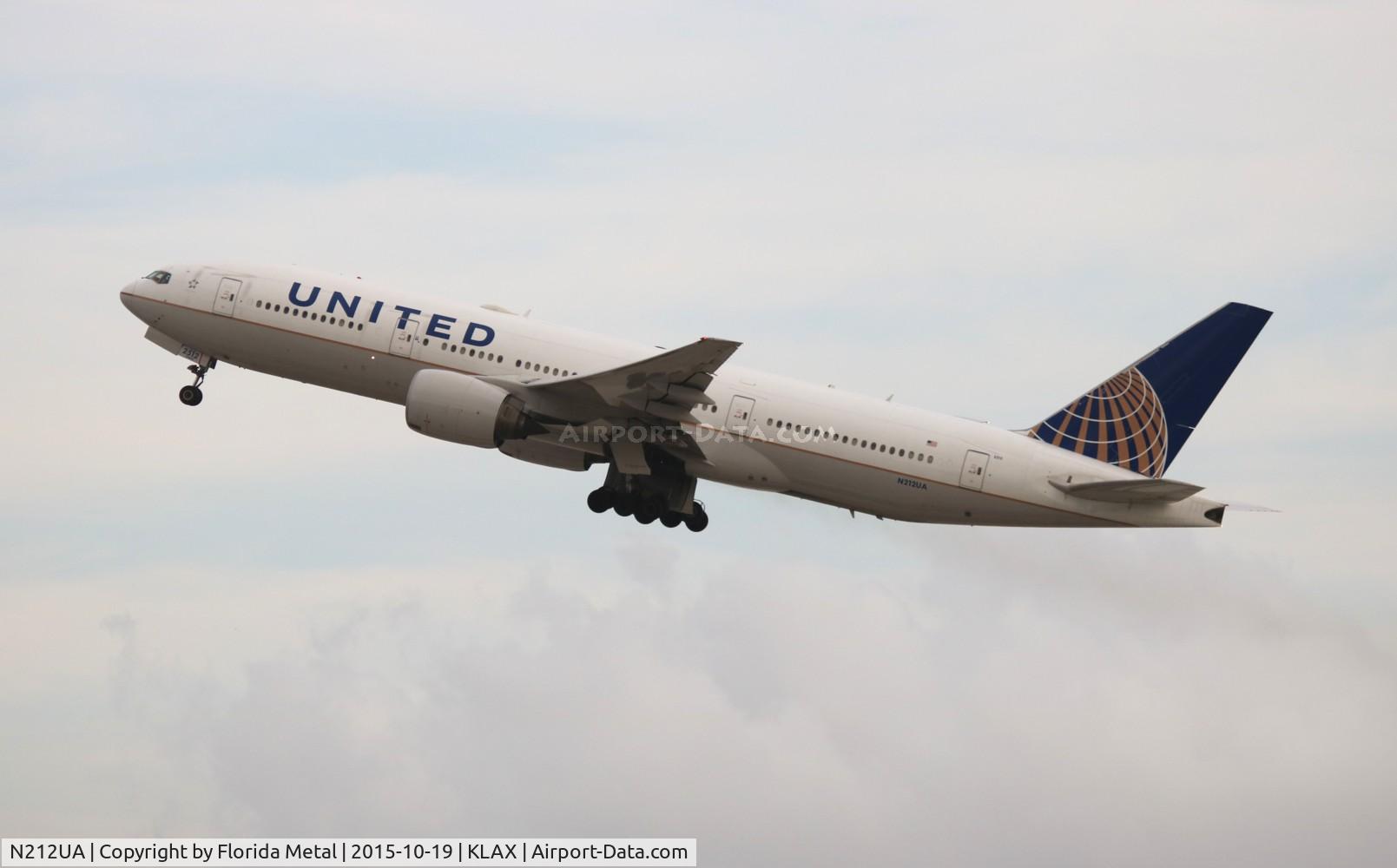 N212UA, 2000 Boeing 777-222 C/N 30218, UAL 772 zx