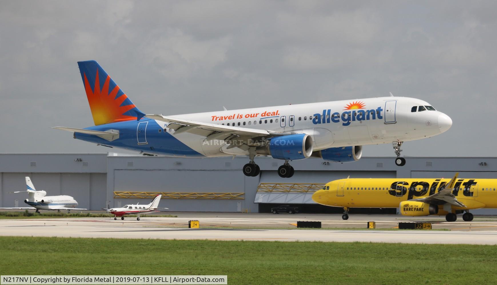 N217NV, 2000 Airbus A320-214 C/N 1347, AAY A320 zx
