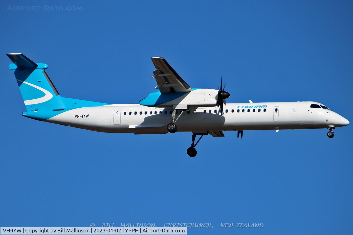 VH-IYW, 2008 De Havilland Canada DHC-8-402Q Dash 8 C/N 4224, finals to 21
