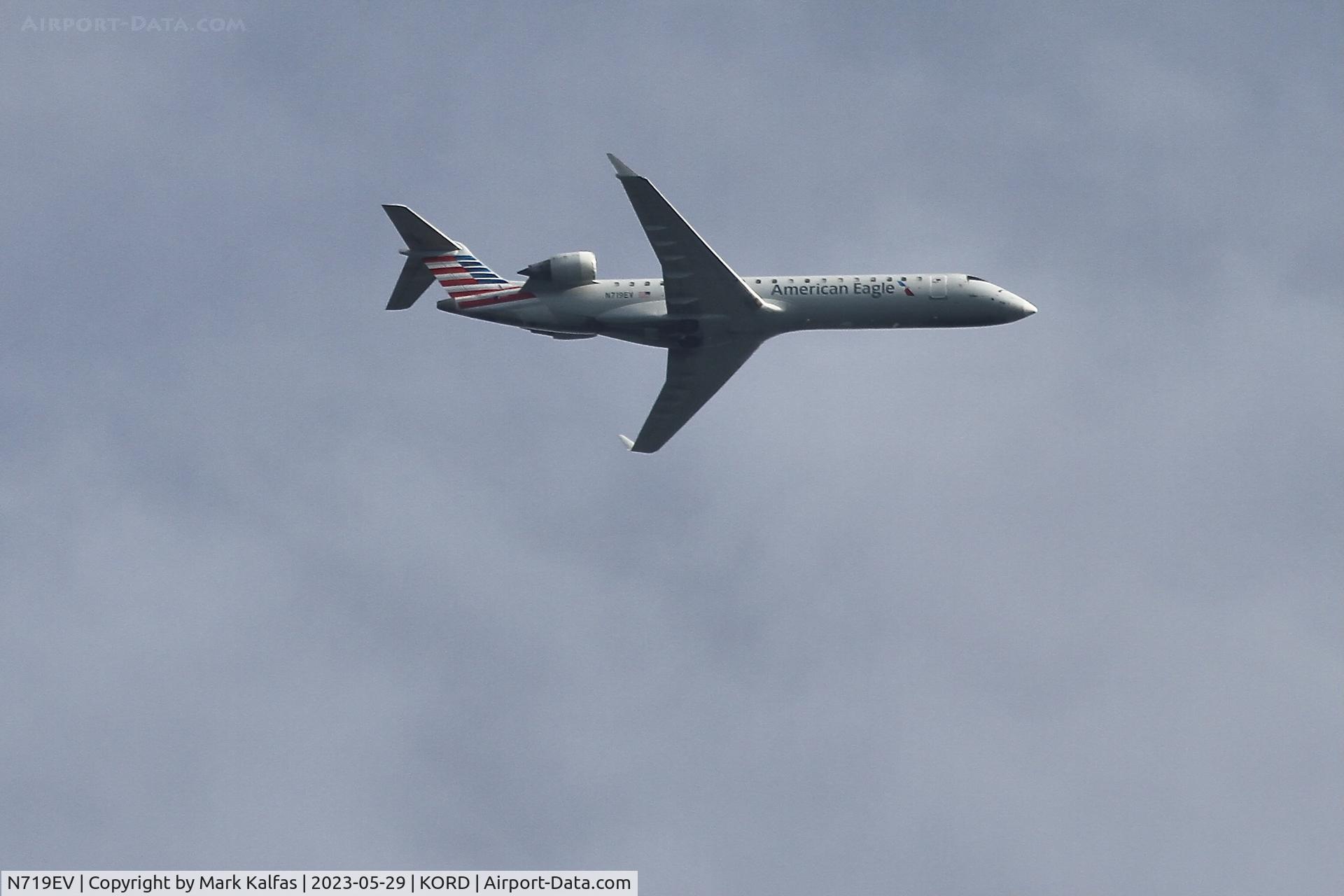 N719EV, 2003 Bombardier CRJ-701 (CL-600-2C10) Regional Jet C/N 10099, SkyWest/American Eagle CRJ7 N719EV SKW4951 BNA-ORD