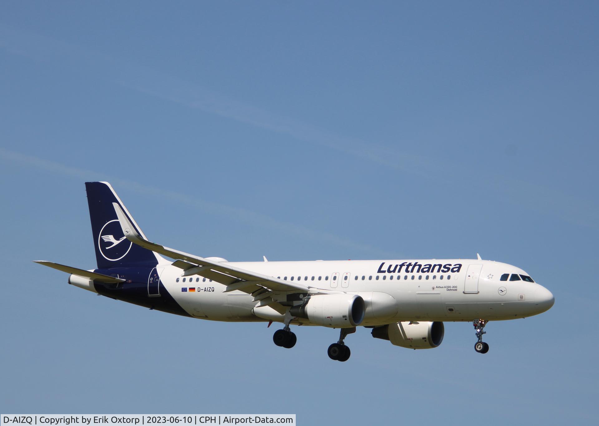 D-AIZQ, 2013 Airbus A320-214 C/N 5497, D-AIZQ landing rw 04R
