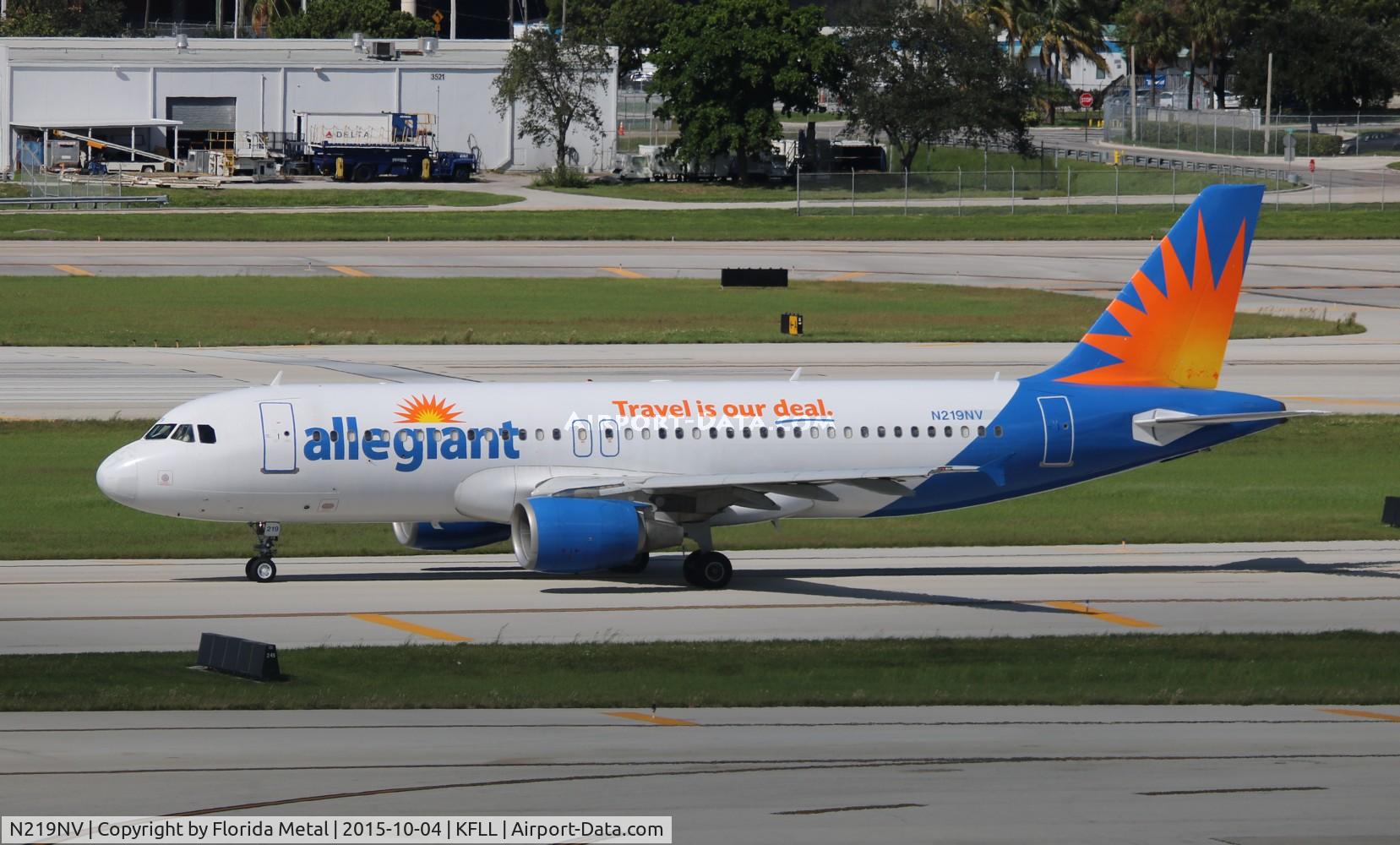 N219NV, 2000 Airbus A320-214 C/N 1255, AAY A320 zx