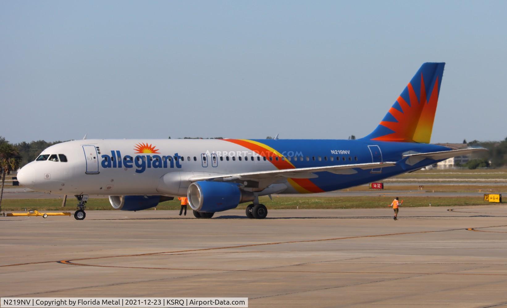 N219NV, 2000 Airbus A320-214 C/N 1255, AAY A320 zx
