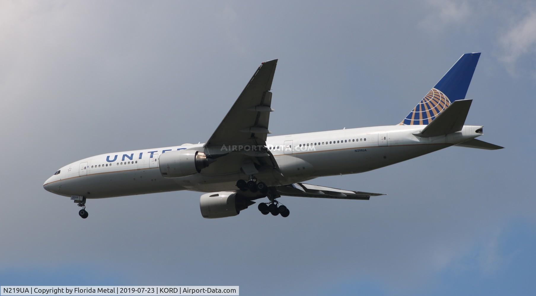 N219UA, 2001 Boeing 777-222 C/N 30551, UAL 772 zx ORD 28C
