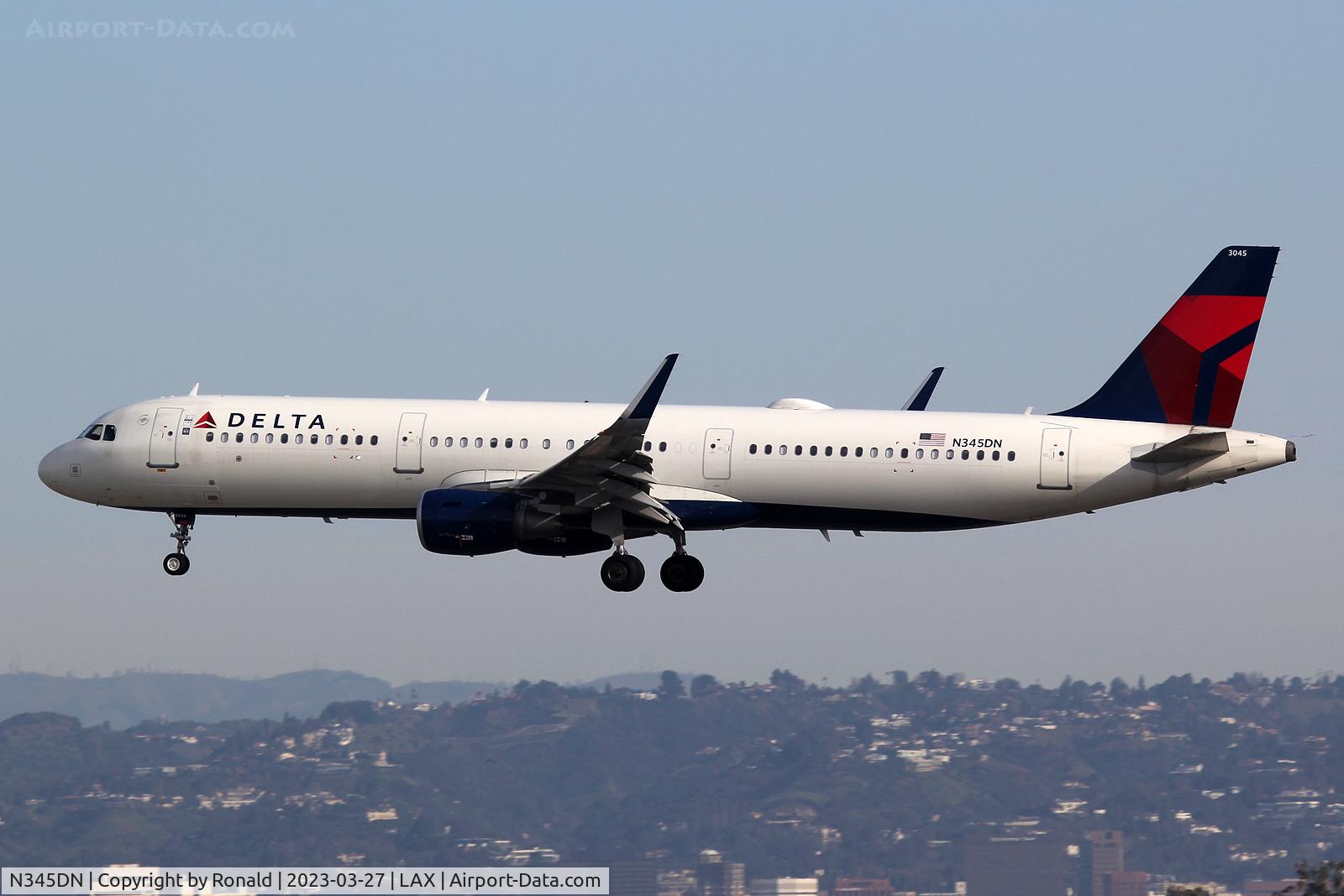 N345DN, 2018 Airbus A321-211 C/N 8191, at lax