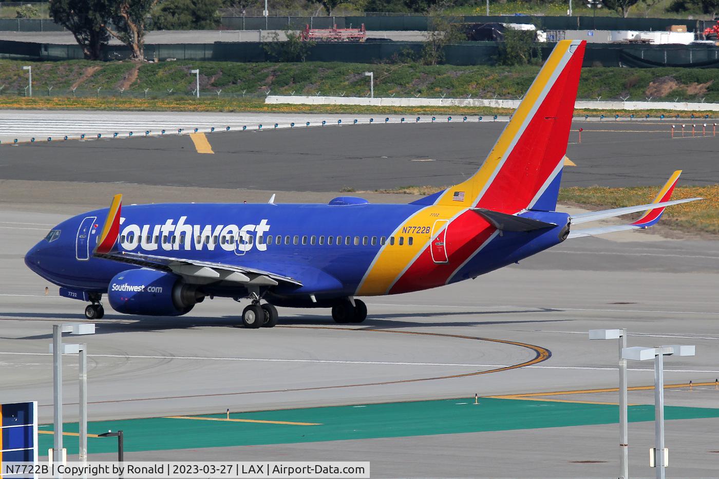N7722B, 2006 Boeing 737-76N C/N 32668, at lax