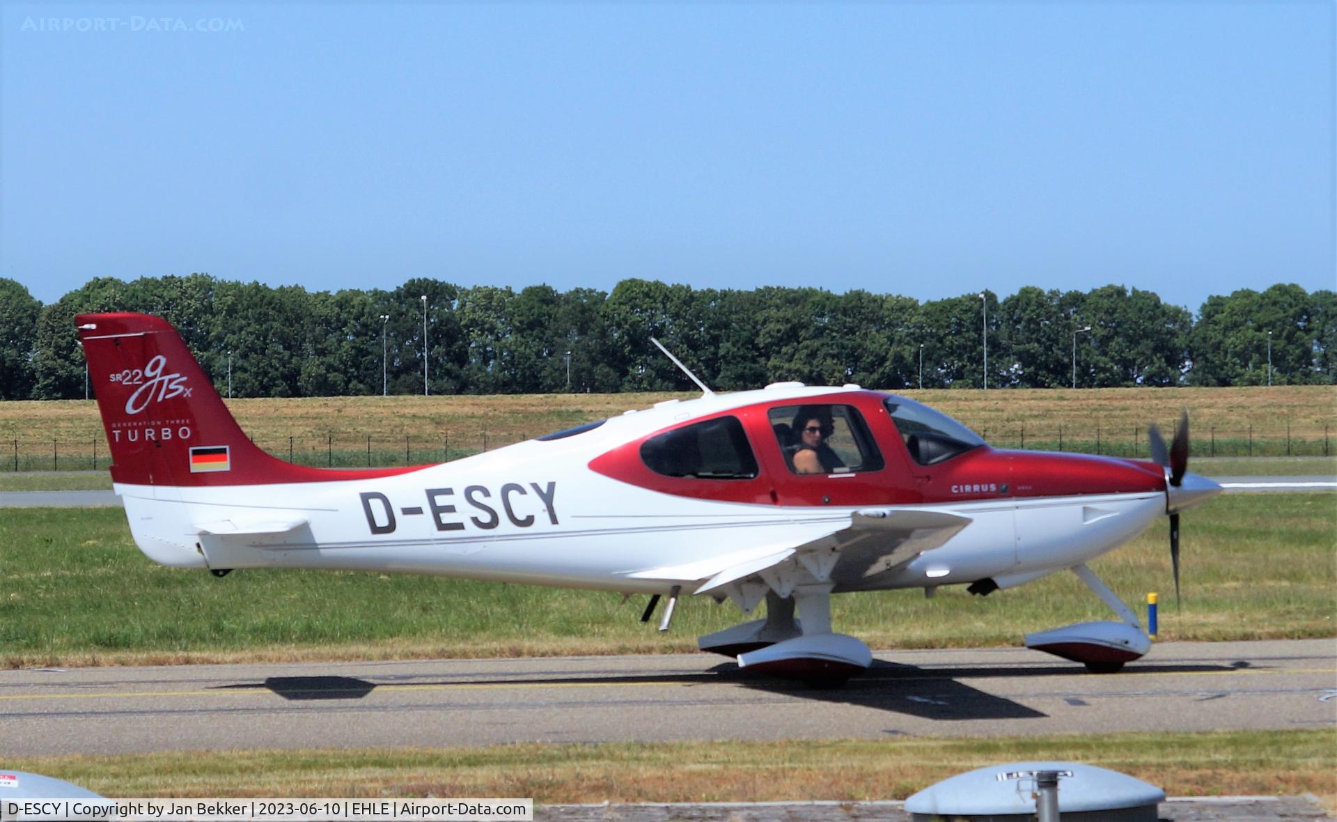 D-ESCY, Cirrus SR22T G3-GTSx C/N 3131, Lelystad Airport