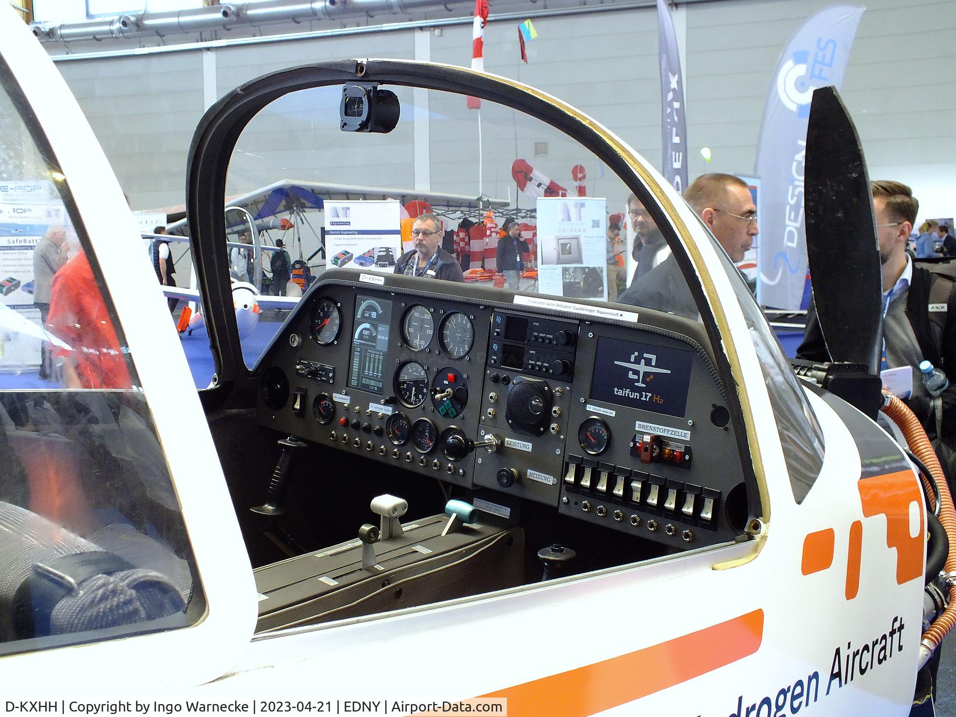 D-KXHH, Valentin / THWS Taifun 17 H2 C/N not found_D-KXHH, Valentin / THWS (Technical University of Applied Sciences Würzburg-Schweinfurt) Taifun 17 H2 with electric motor powered by fuel cell at the AERO 2023, Friedrichshafen #c