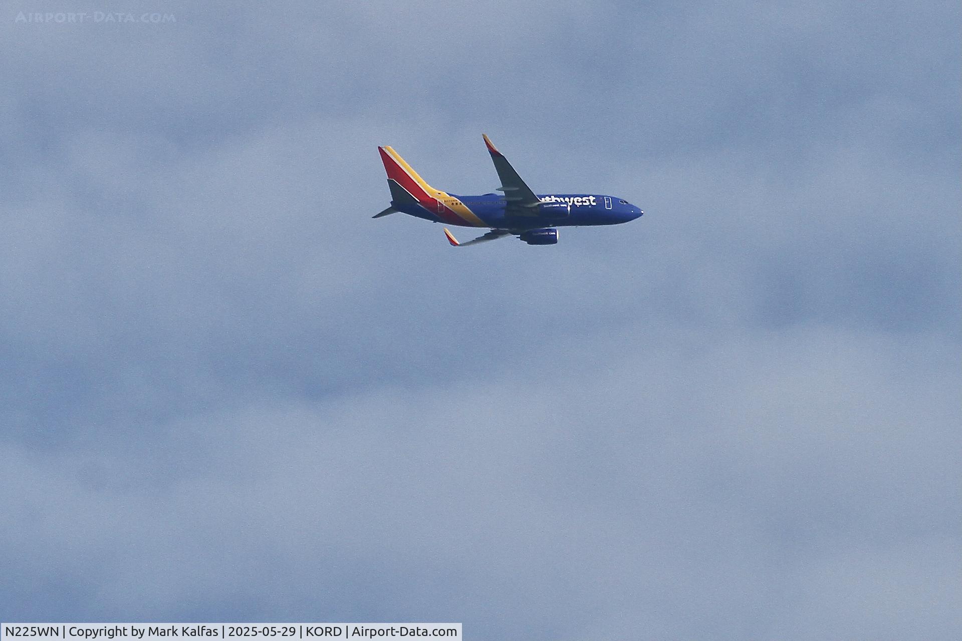 N225WN, 2005 Boeing 737-7H4 C/N 34333, Southwest Boeing 737-7H4 / B737 N225WN operating as WN1167 LAS-ORD on a missed approach at ORD