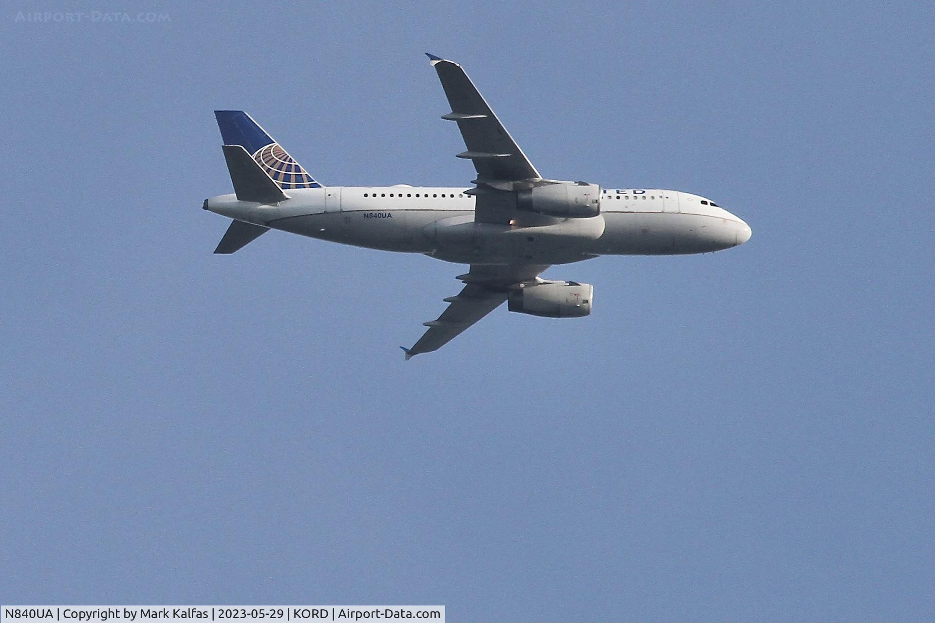 N840UA, 2001 Airbus A319-131 C/N 1522, United Airlines Airbus A319-131 / A320 N840UA operating as UA2220 from SDF to ORD