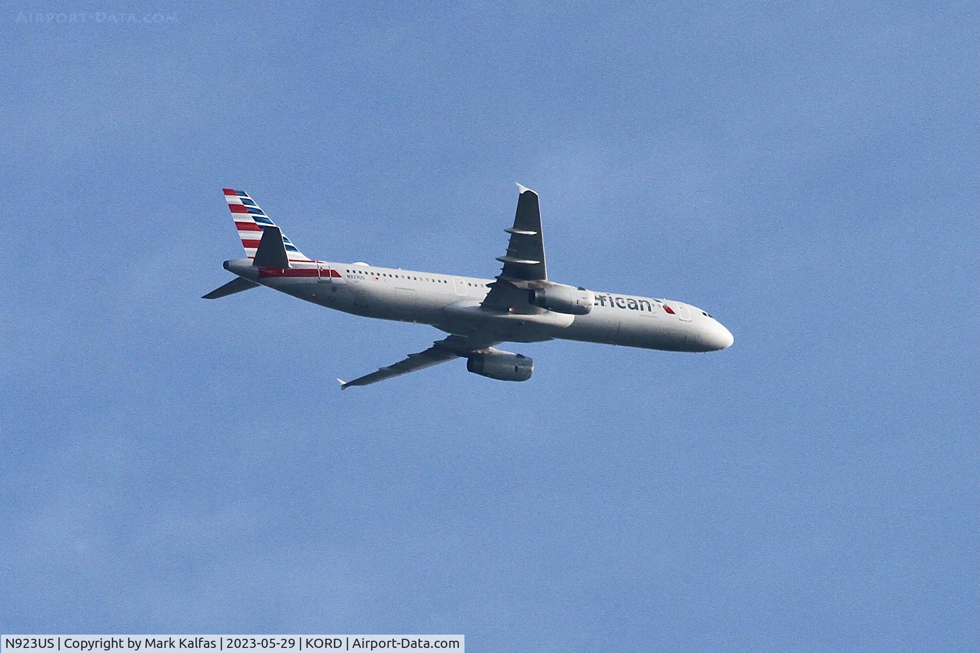 N923US, 2015 Airbus A321-231 C/N 6543, American Airlines Airbus A321-231/ A321 N923US AA2857 CLT-ORD