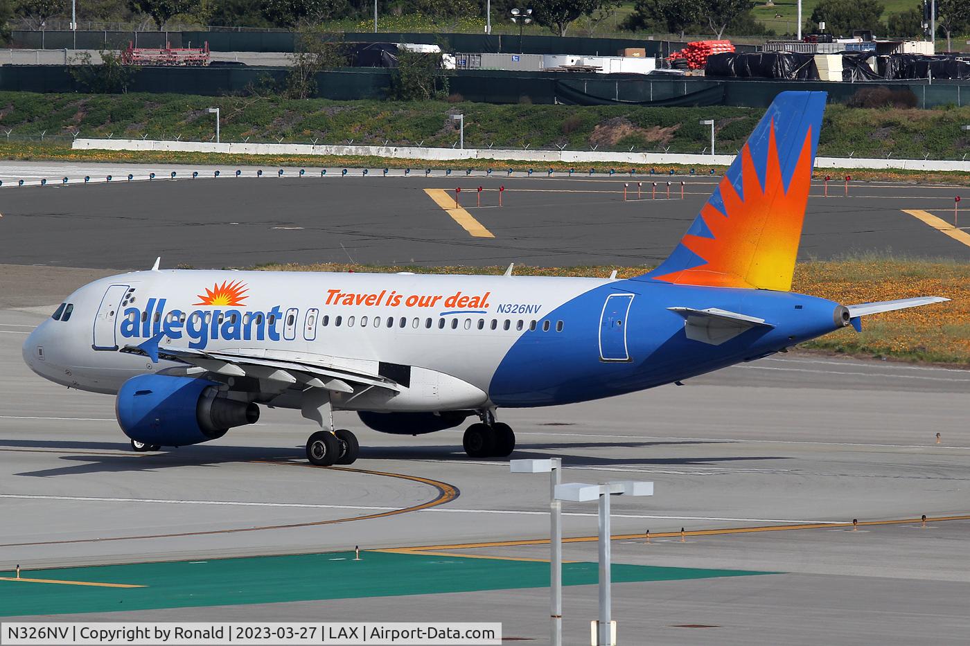 N326NV, 2005 Airbus A319-111 C/N 2586, at lax