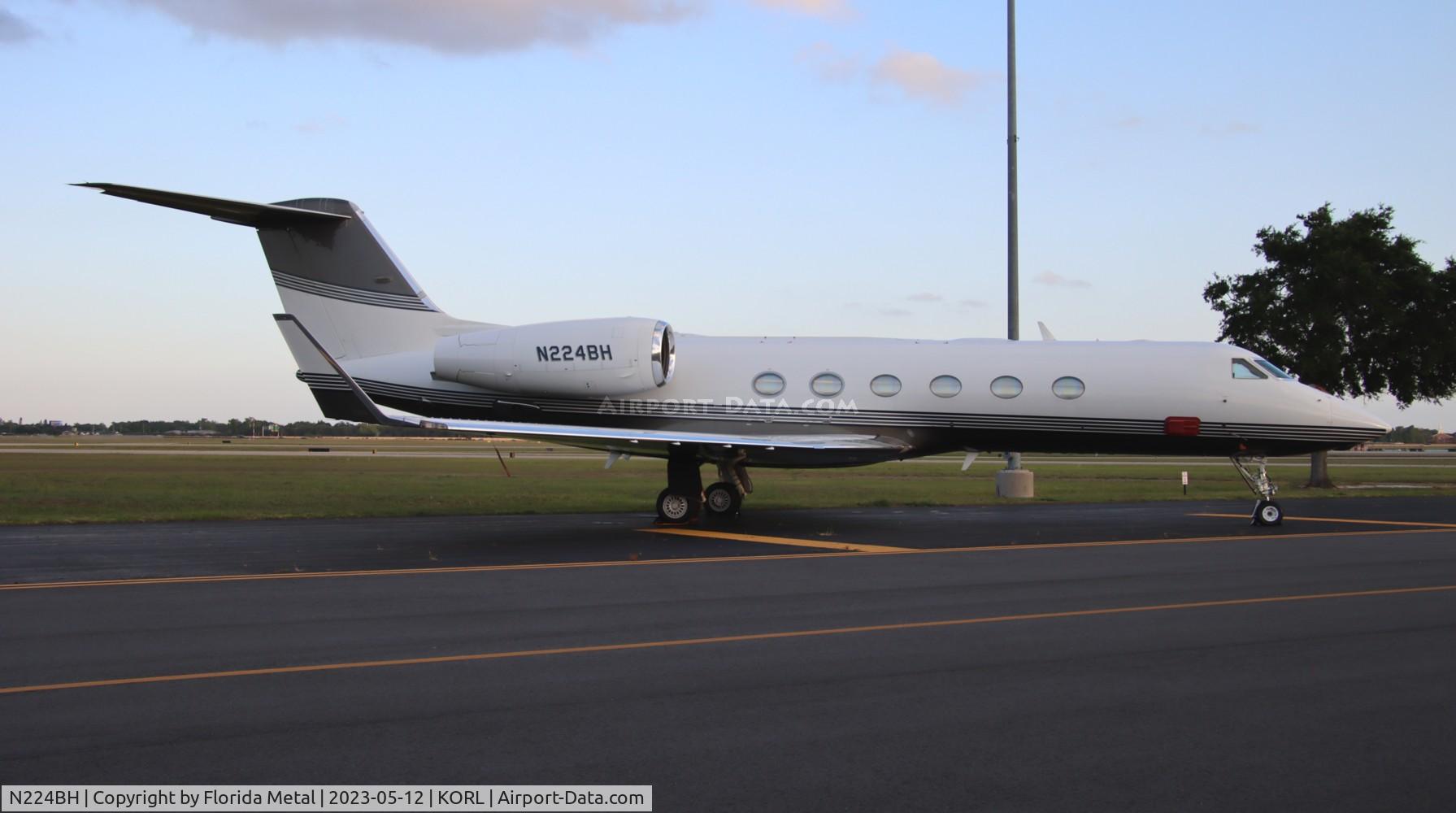 N224BH, 2011 Gulfstream Aerospace GIV-X (G450) C/N 4241, G450 zx