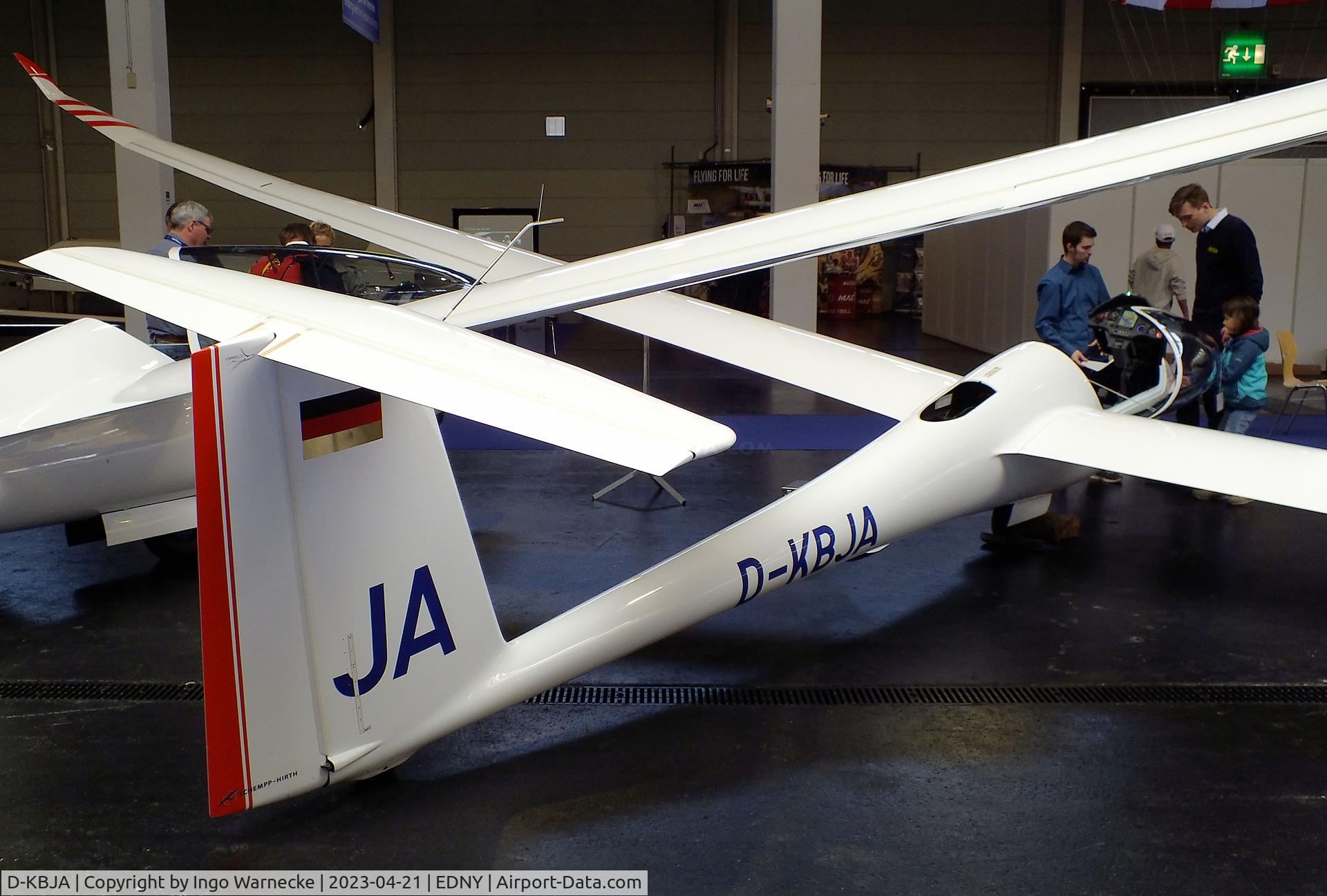 D-KBJA, Schempp-Hirth Discus 2C FES C/N 7, Schempp-Hirth Discus 2C FES (Front electric sustainer) at the AERO 2023, Friedrichshafen