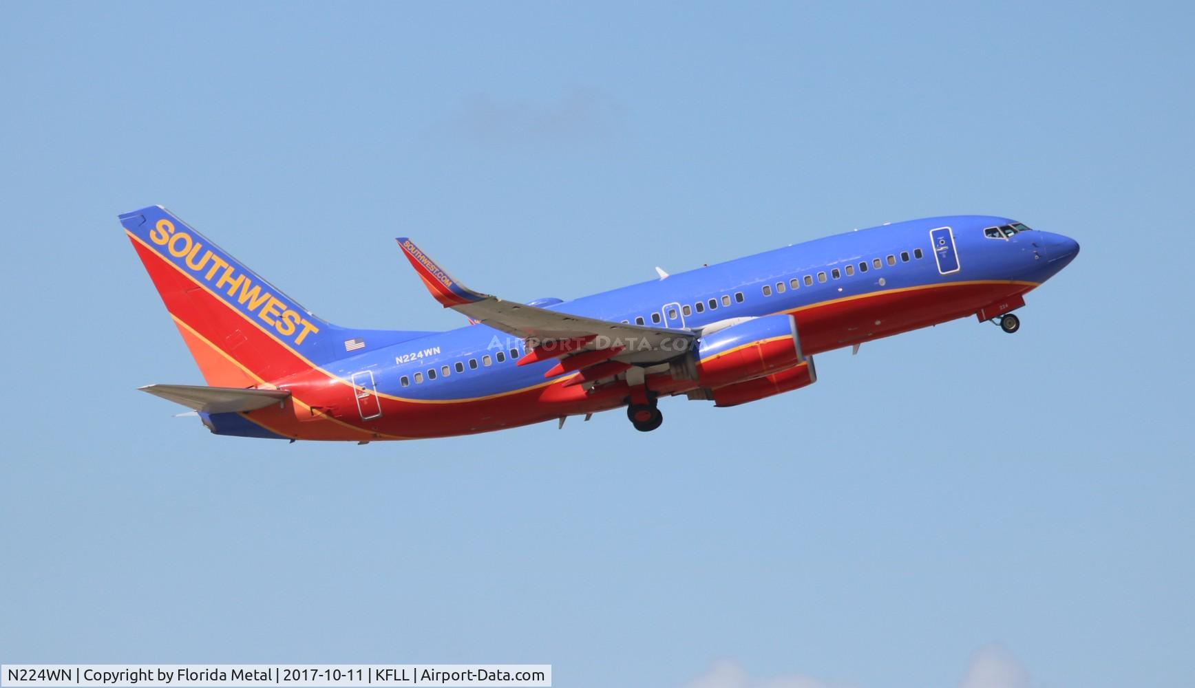 N224WN, 2005 Boeing 737-7H4 C/N 32493, SWA 737 canyon zx